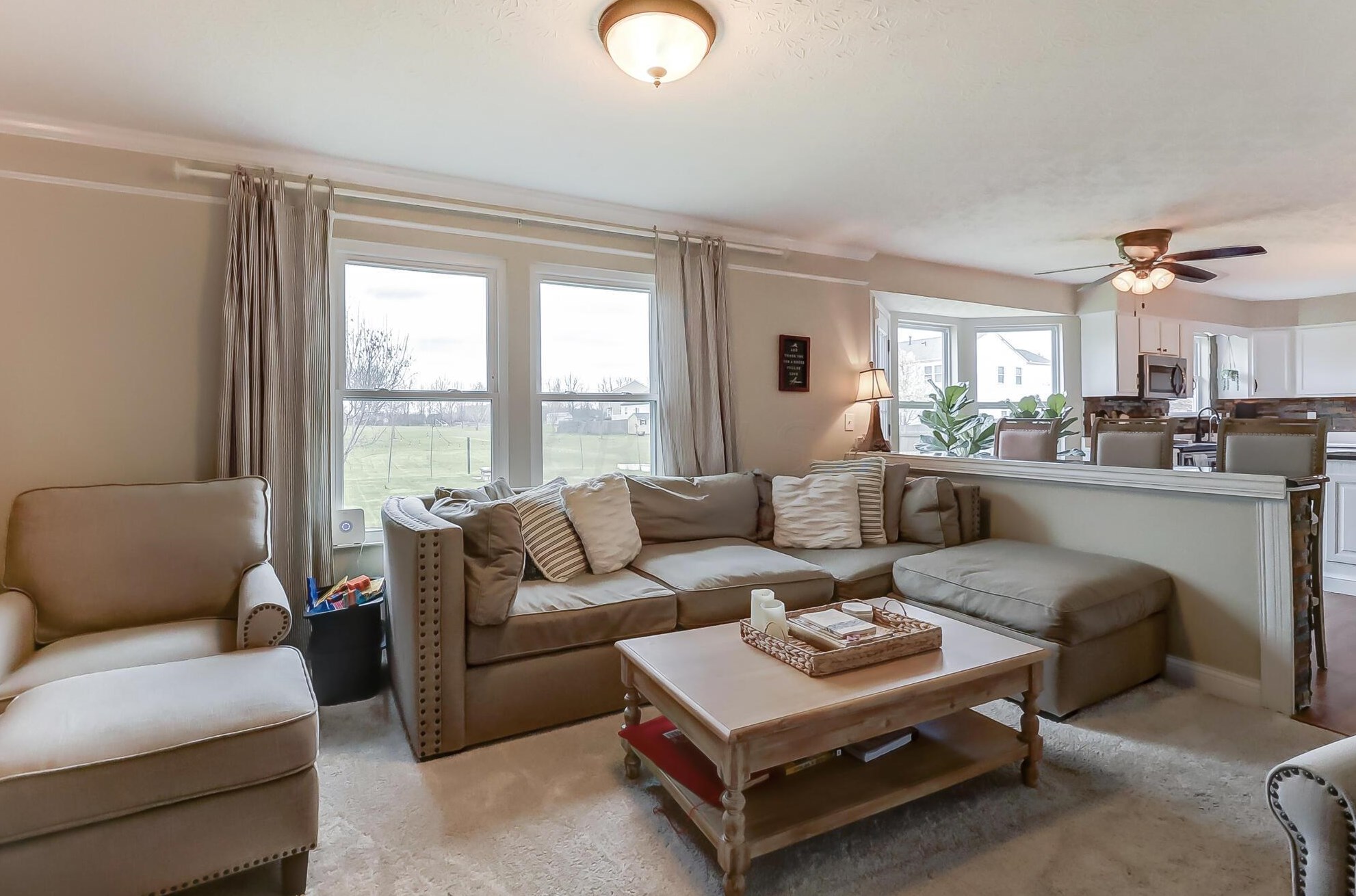 280 Monarch Dr, Pataskala OH  43062-8975 exterior