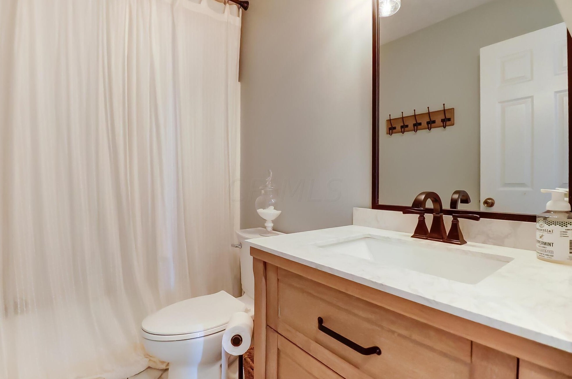 280 Monarch Dr, Pataskala OH  43062-8975 exterior