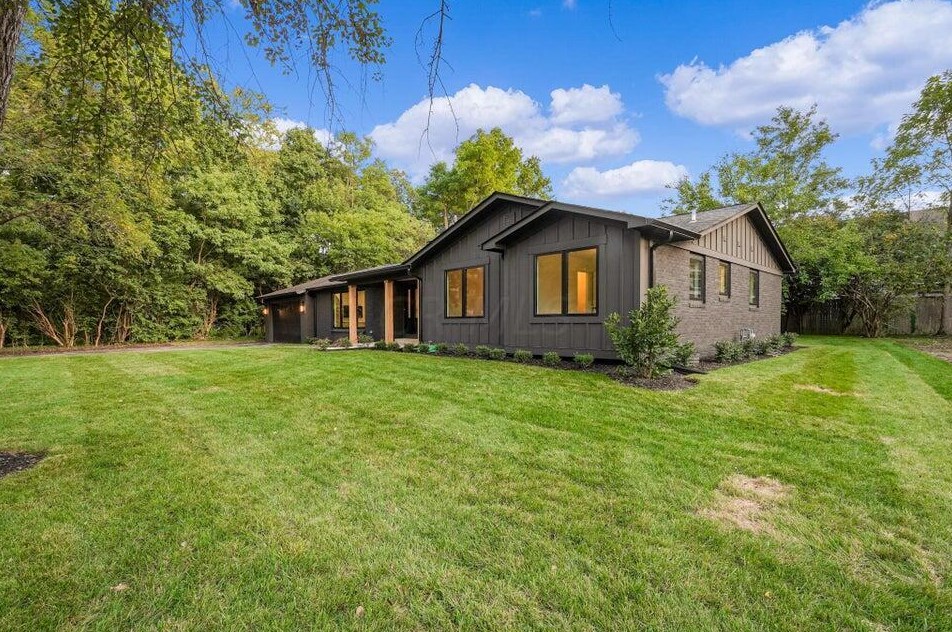 29 Pocono Rd, Columbus OH 43235-5615 exterior