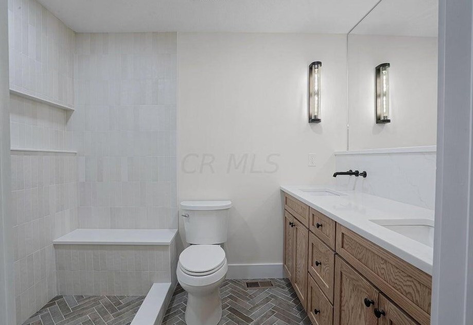 29 Pocono Rd, Columbus OH 43235-5615 exterior