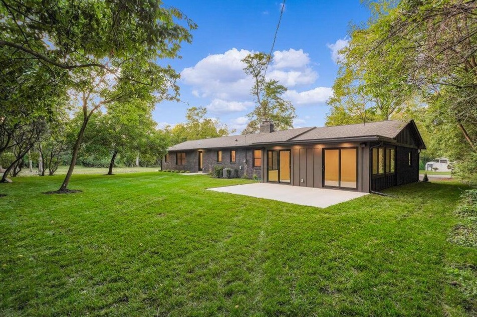 29 Pocono Rd, Columbus OH 43235-5615 exterior