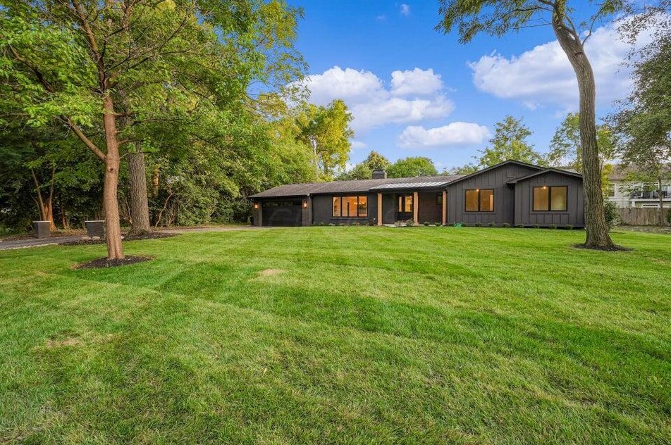 29 Pocono Rd, Columbus OH 43235-5615 exterior