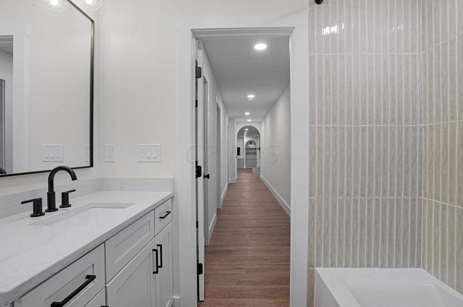 29 Pocono Rd, Columbus OH 43235-5615 exterior