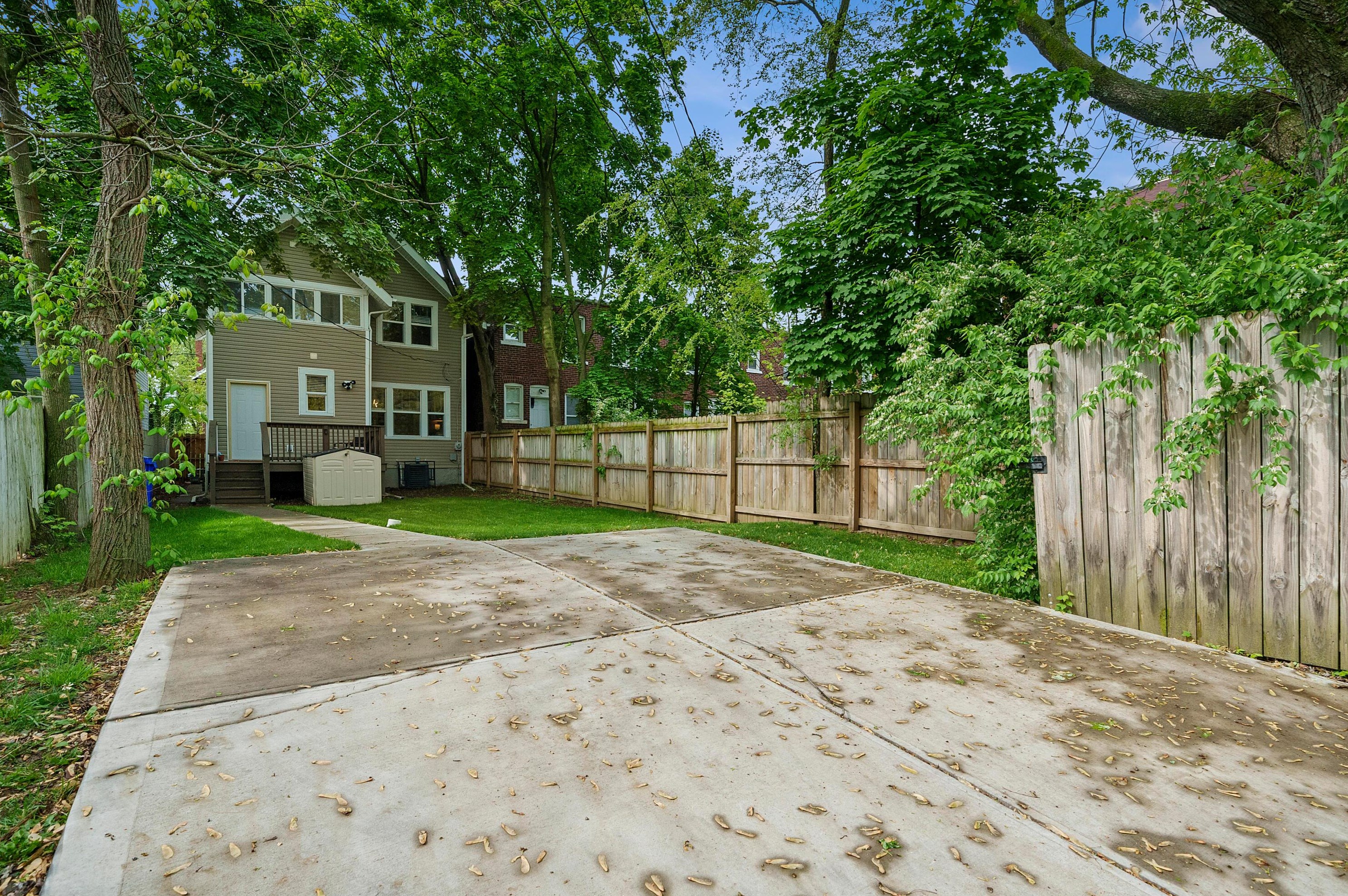 1198 Whittier St, Columbus OH 43206-3271 exterior