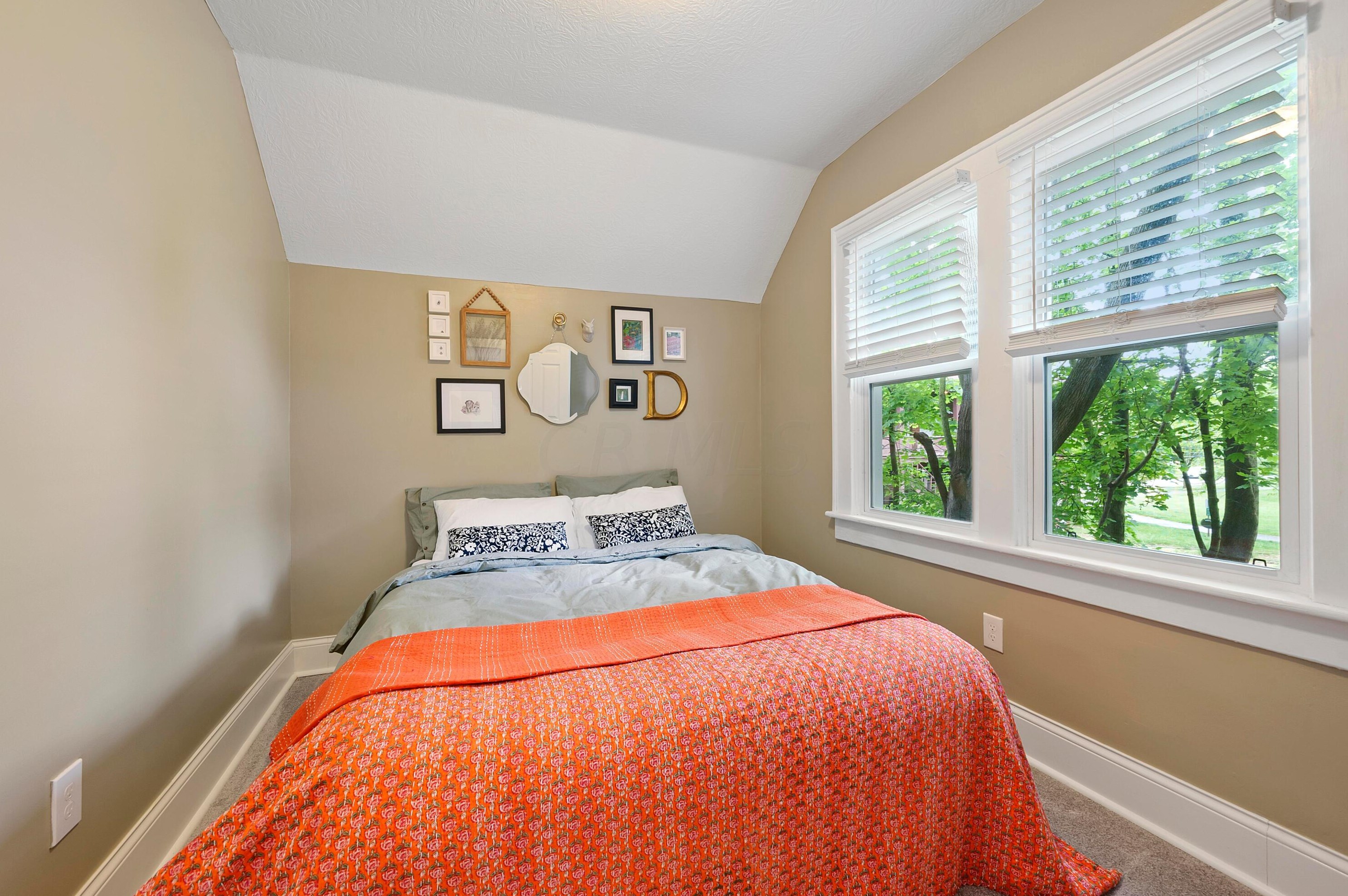 1198 Whittier St, Columbus OH 43206-3271 exterior