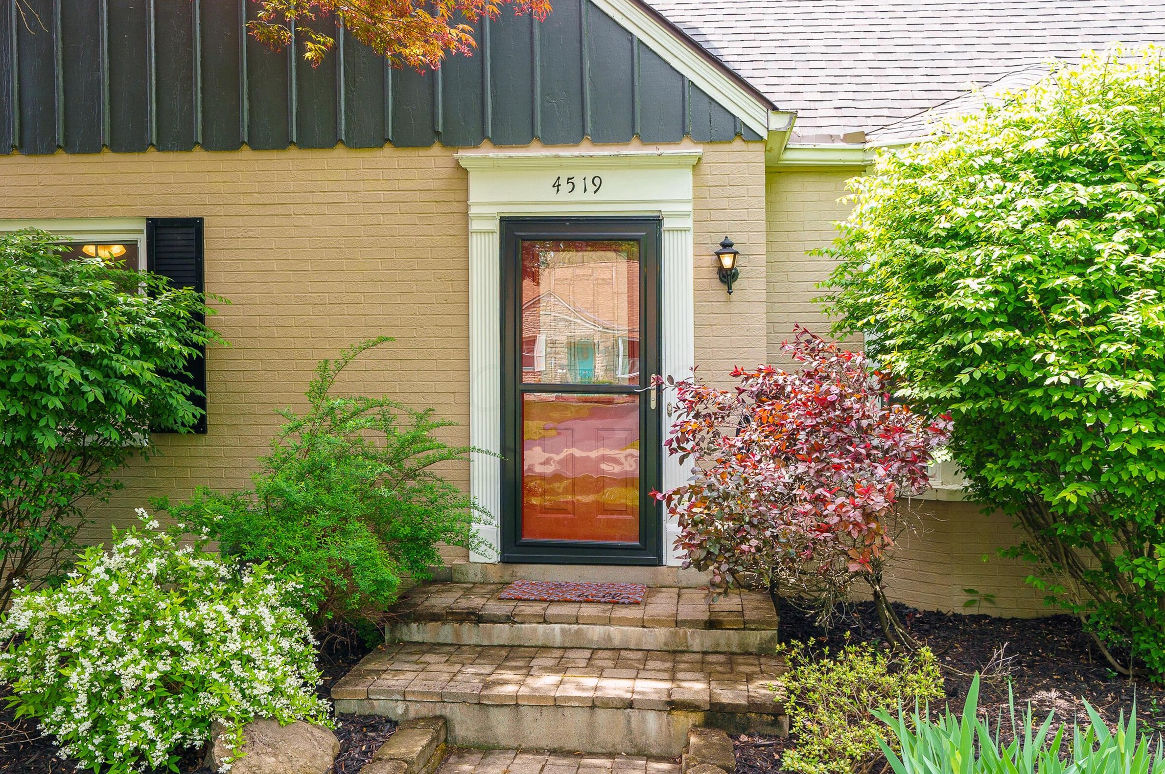 4519 Olentangy Blvd, Columbus OH  43214-2512 exterior