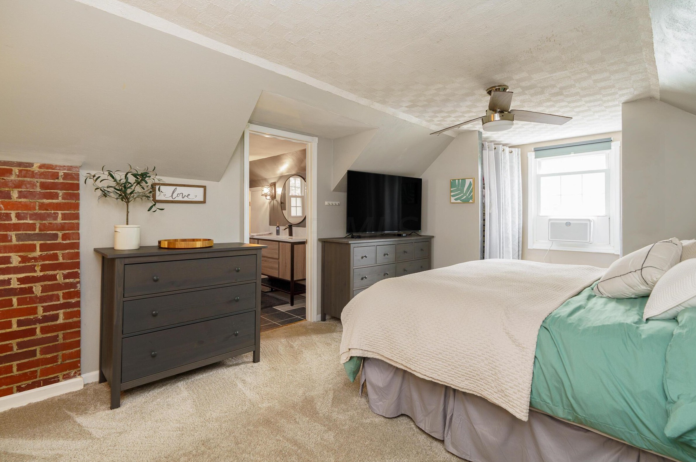 4519 Olentangy Blvd, Columbus OH  43214-2512 exterior