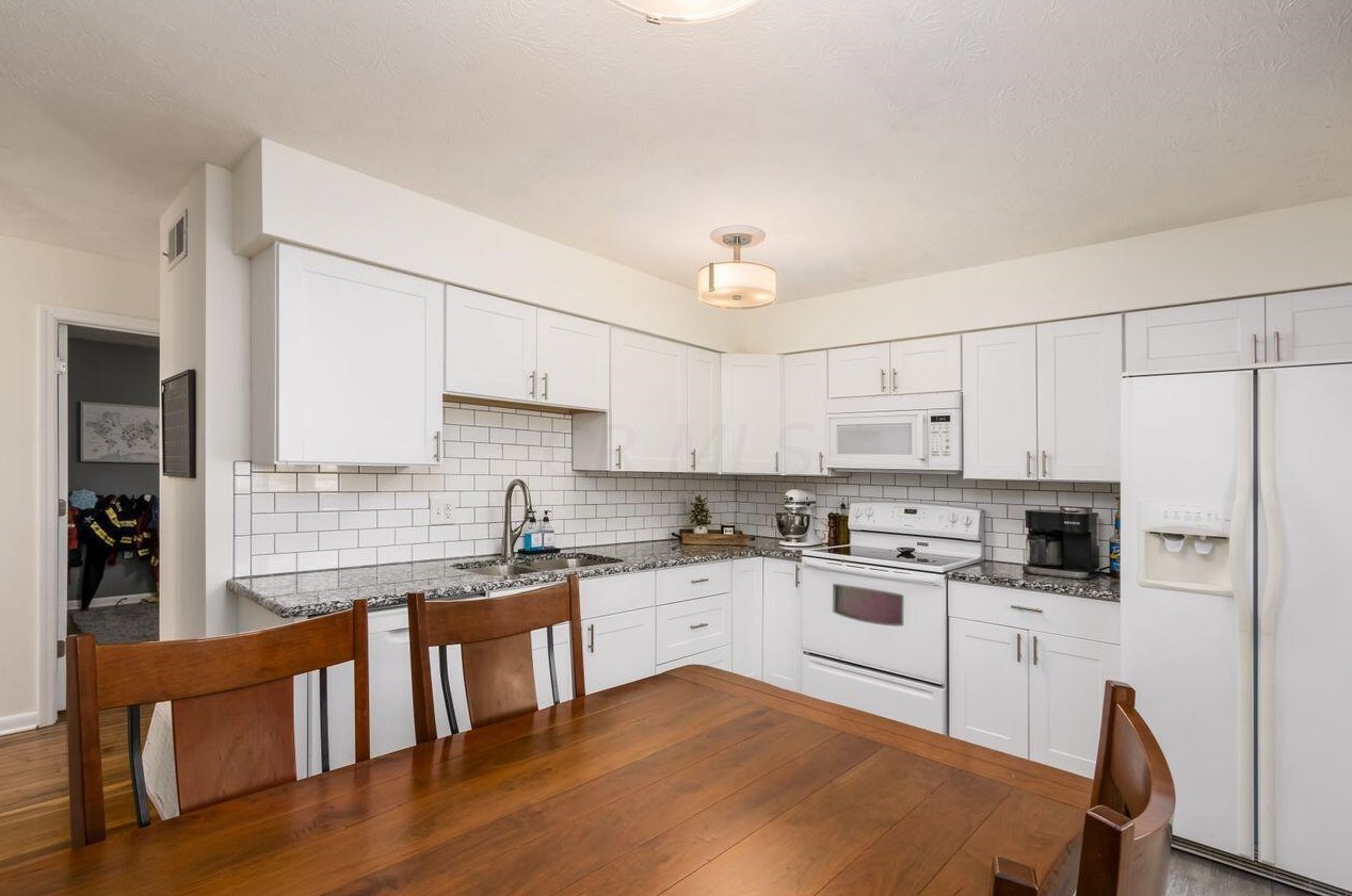 3585 Karikal Ct, Westerville OH  43081-4021 exterior