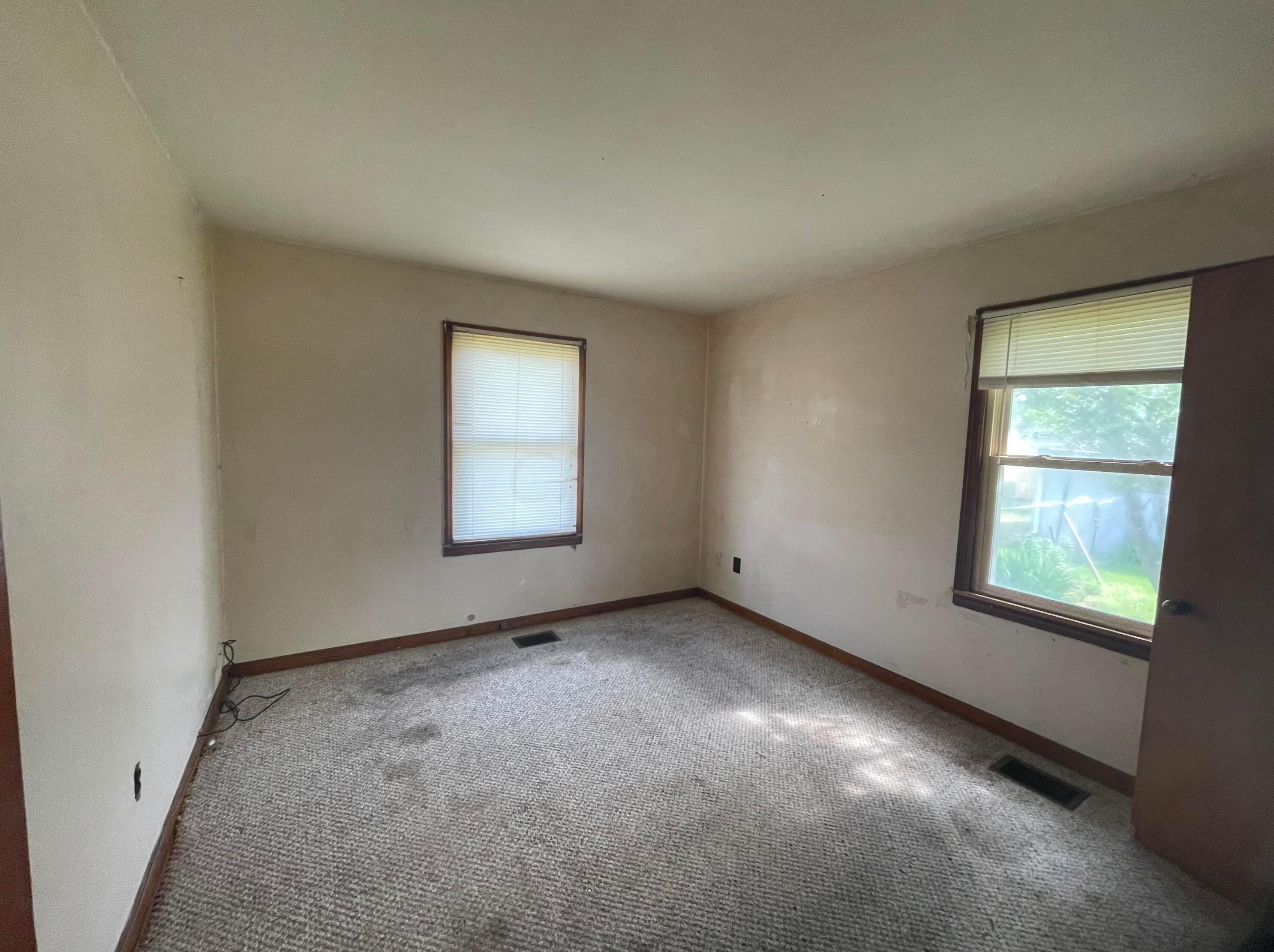 712 Elm St, Washington Ch OH  43160-2060 exterior