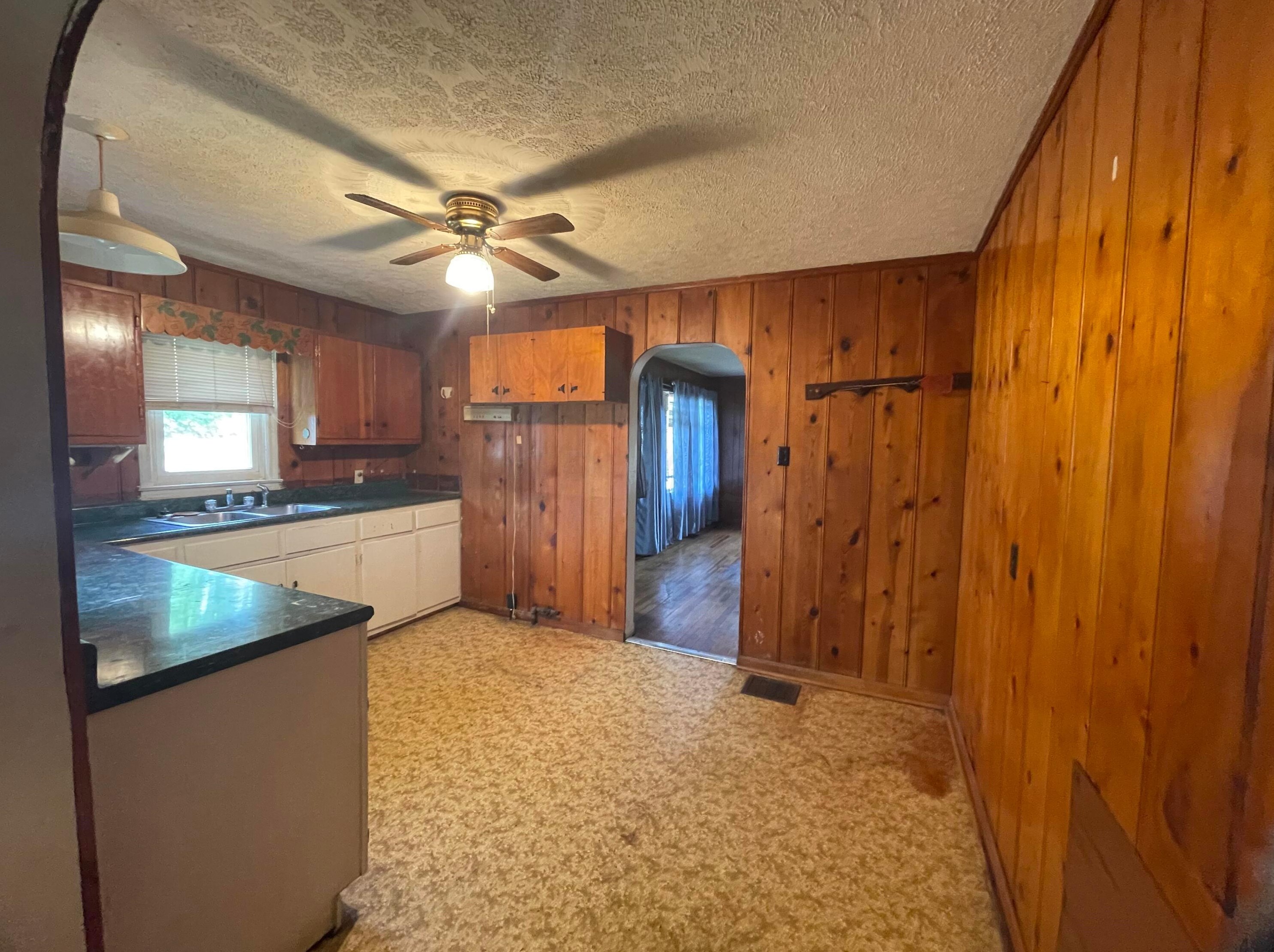 712 Elm St, Washington Ch OH  43160-2060 exterior
