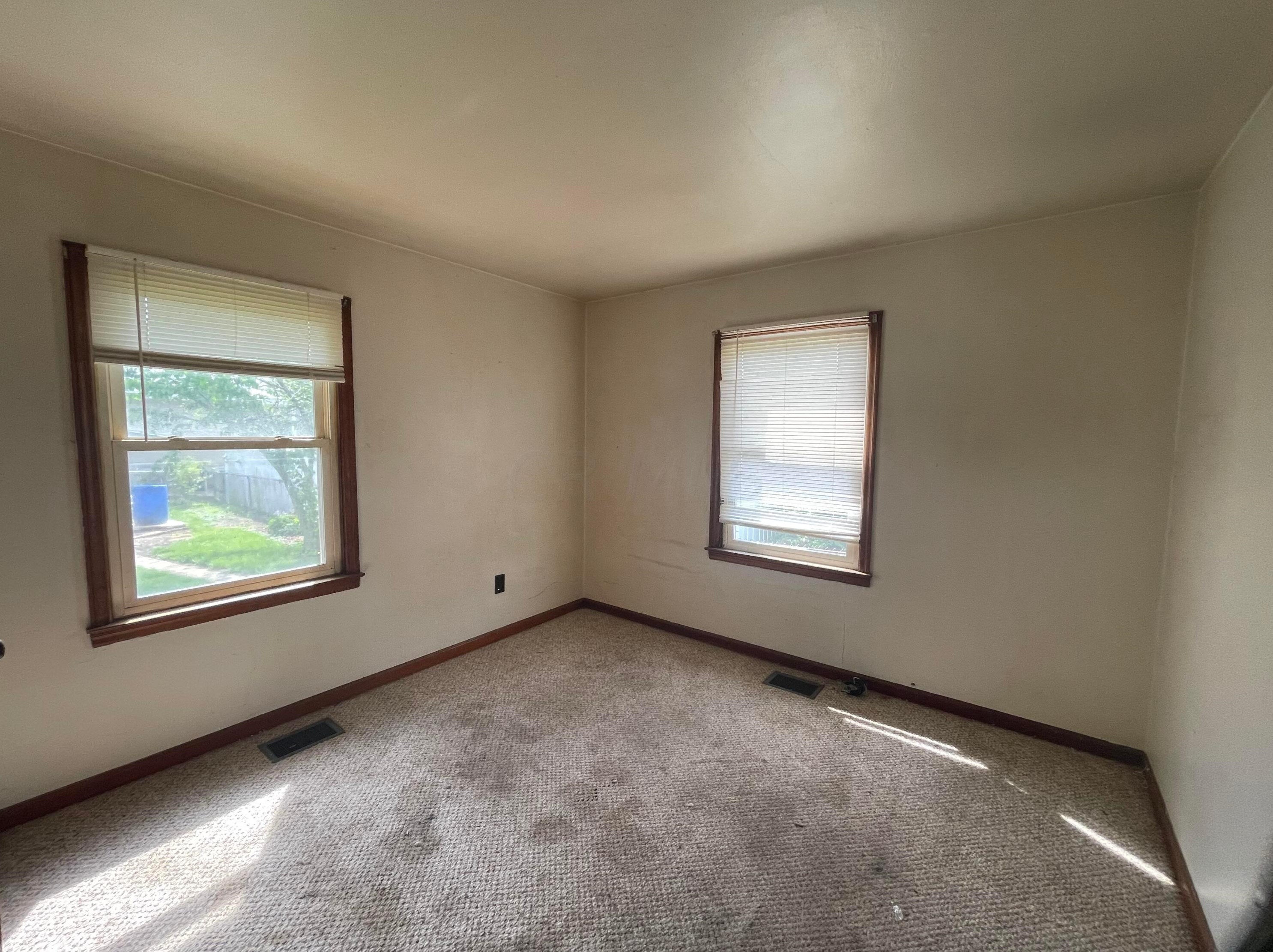 712 Elm St, Washington Ch OH  43160-2060 exterior