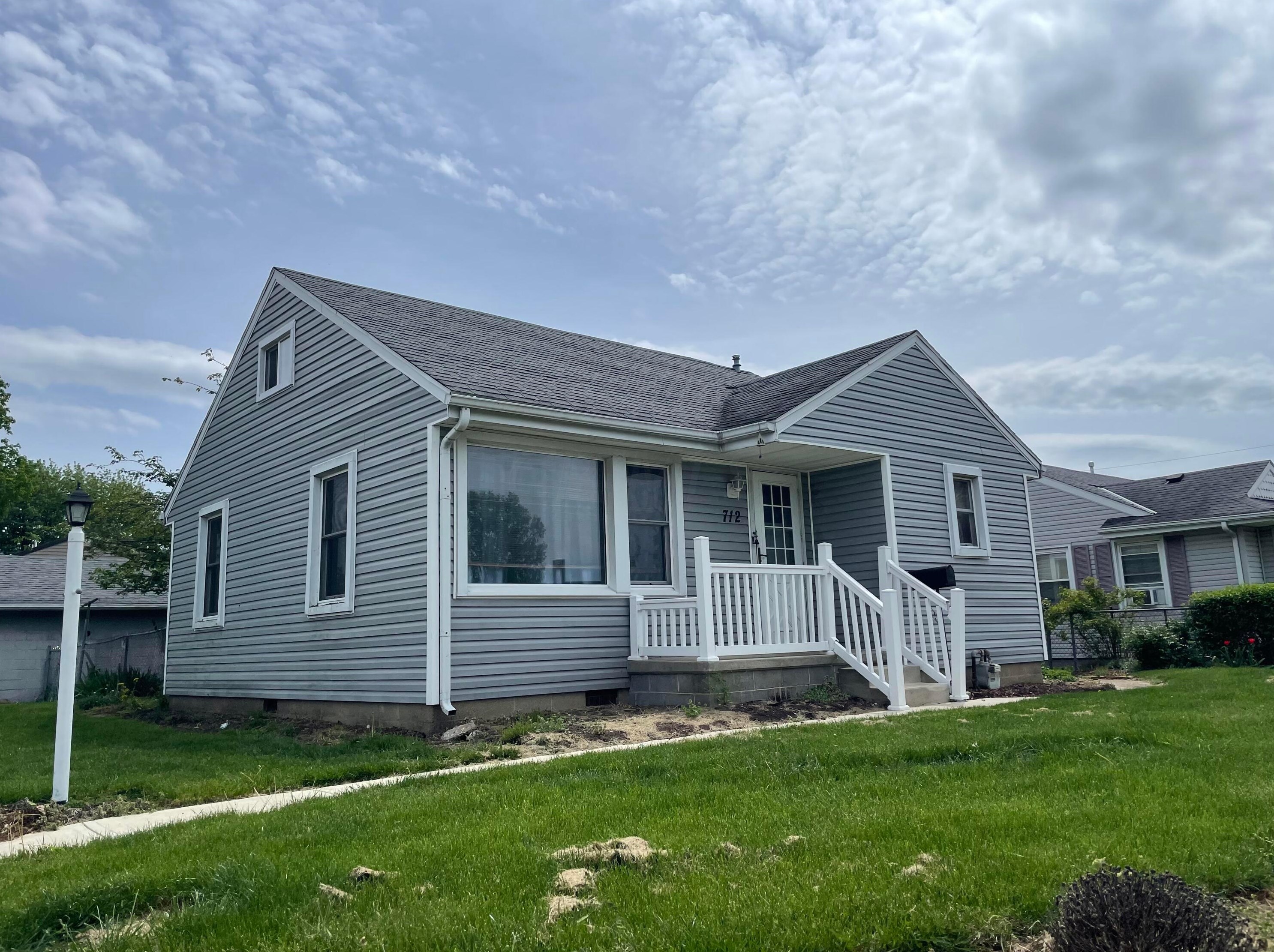 712 Elm St, Washington Ch OH  43160-2060 exterior