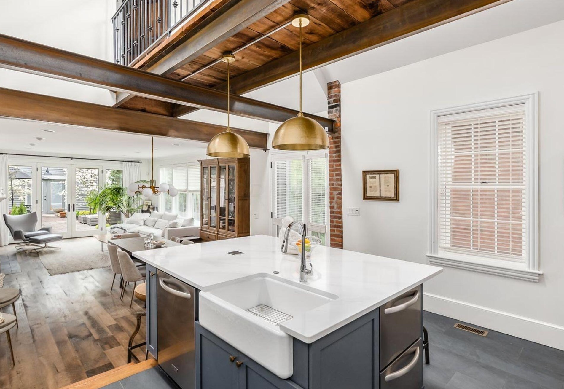 630 Mohawk St, Columbus OH  43206-1153 exterior