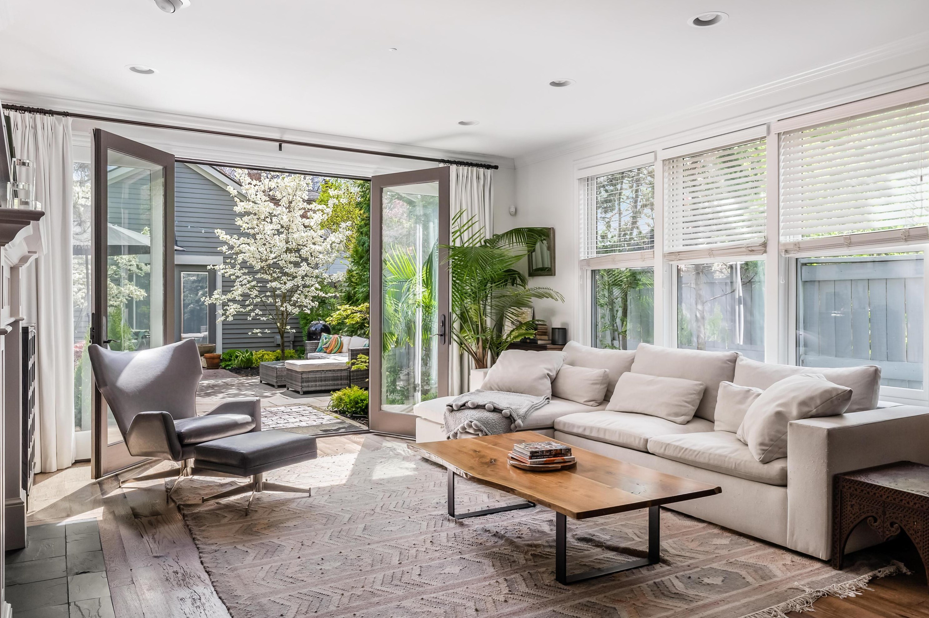 630 Mohawk St, Columbus OH  43206-1153 exterior