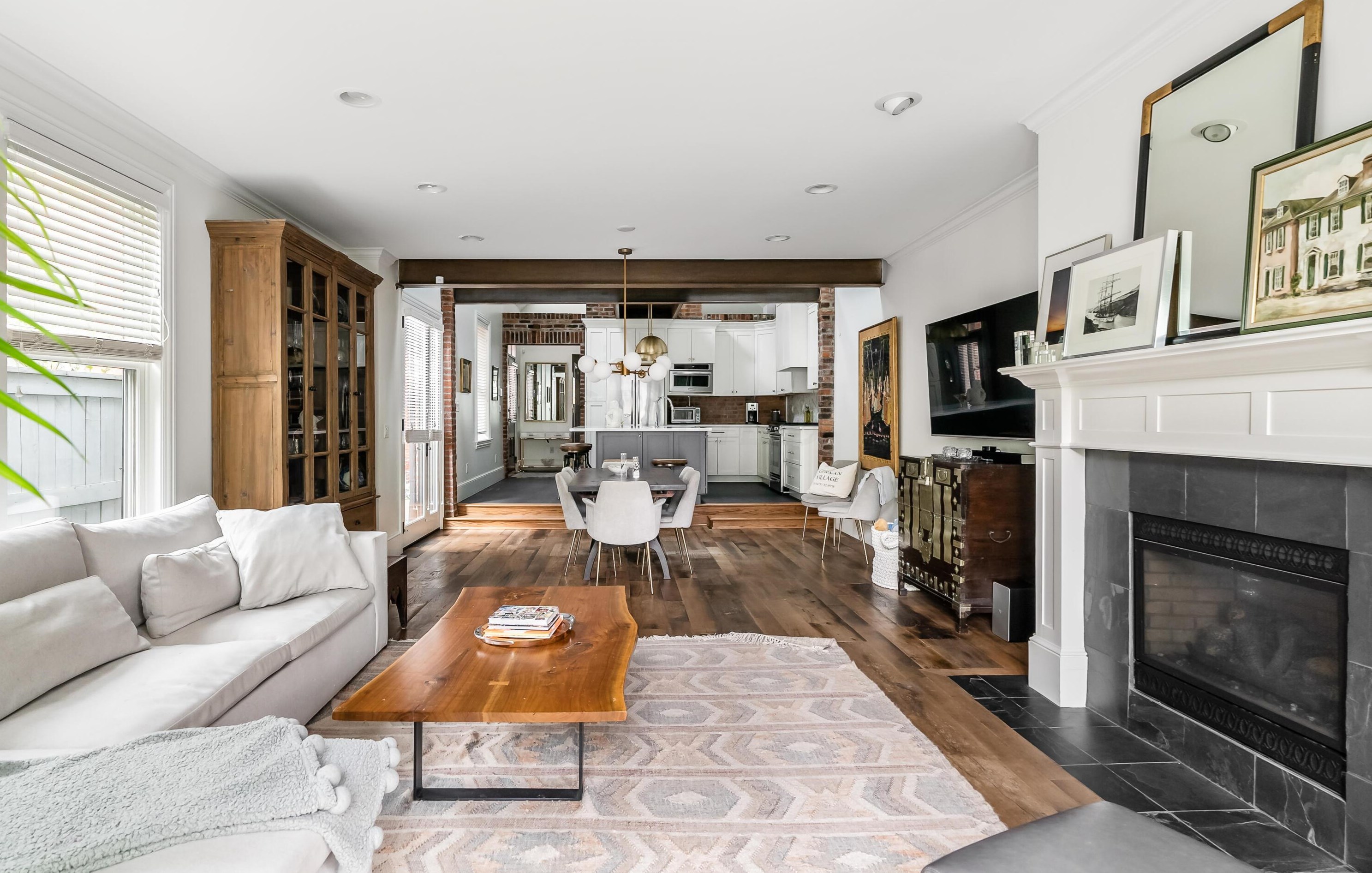 630 Mohawk St, Columbus OH  43206-1153 exterior