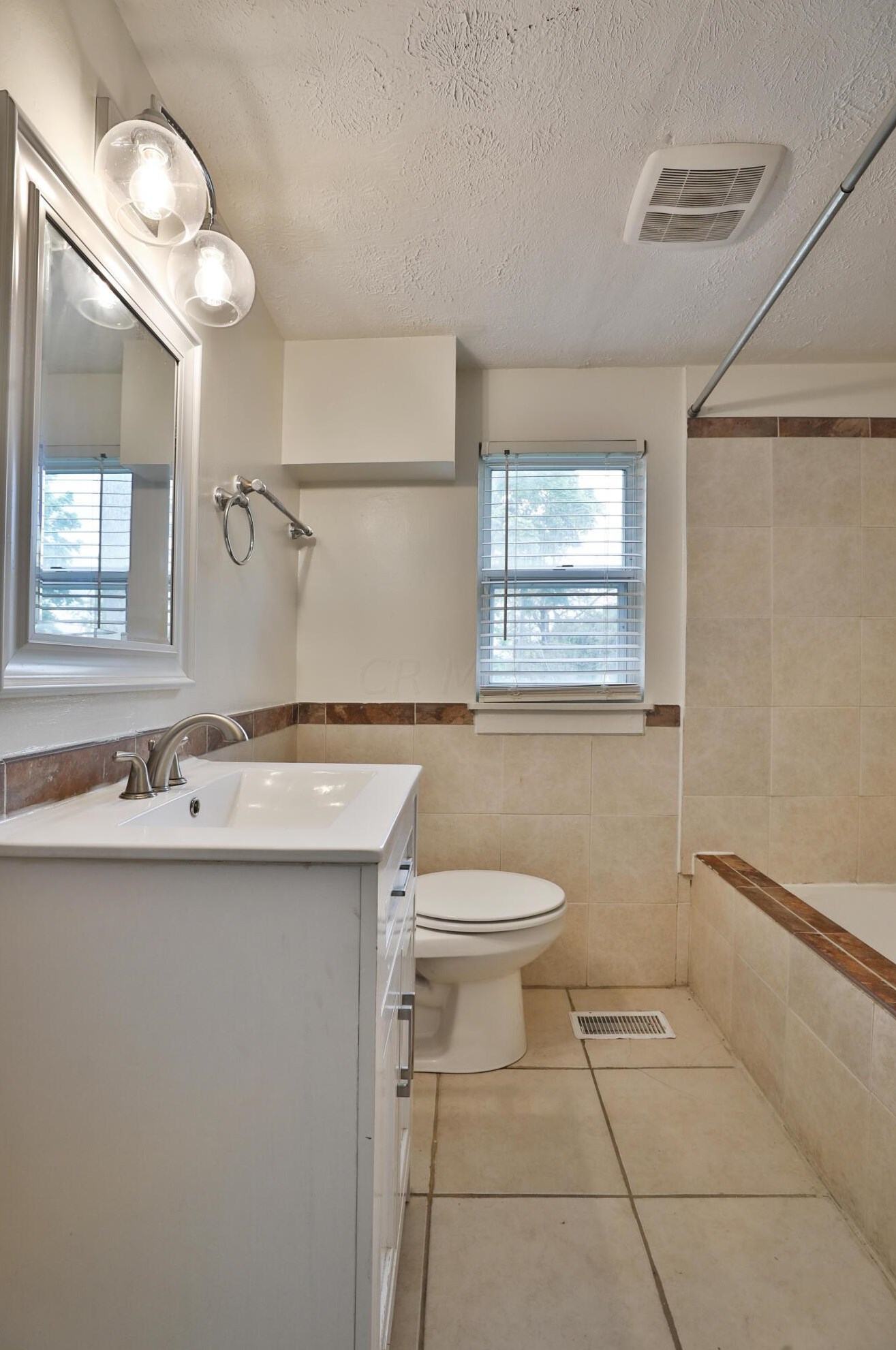 215 Taylor Ave, Columbus OH 43203-1226 exterior