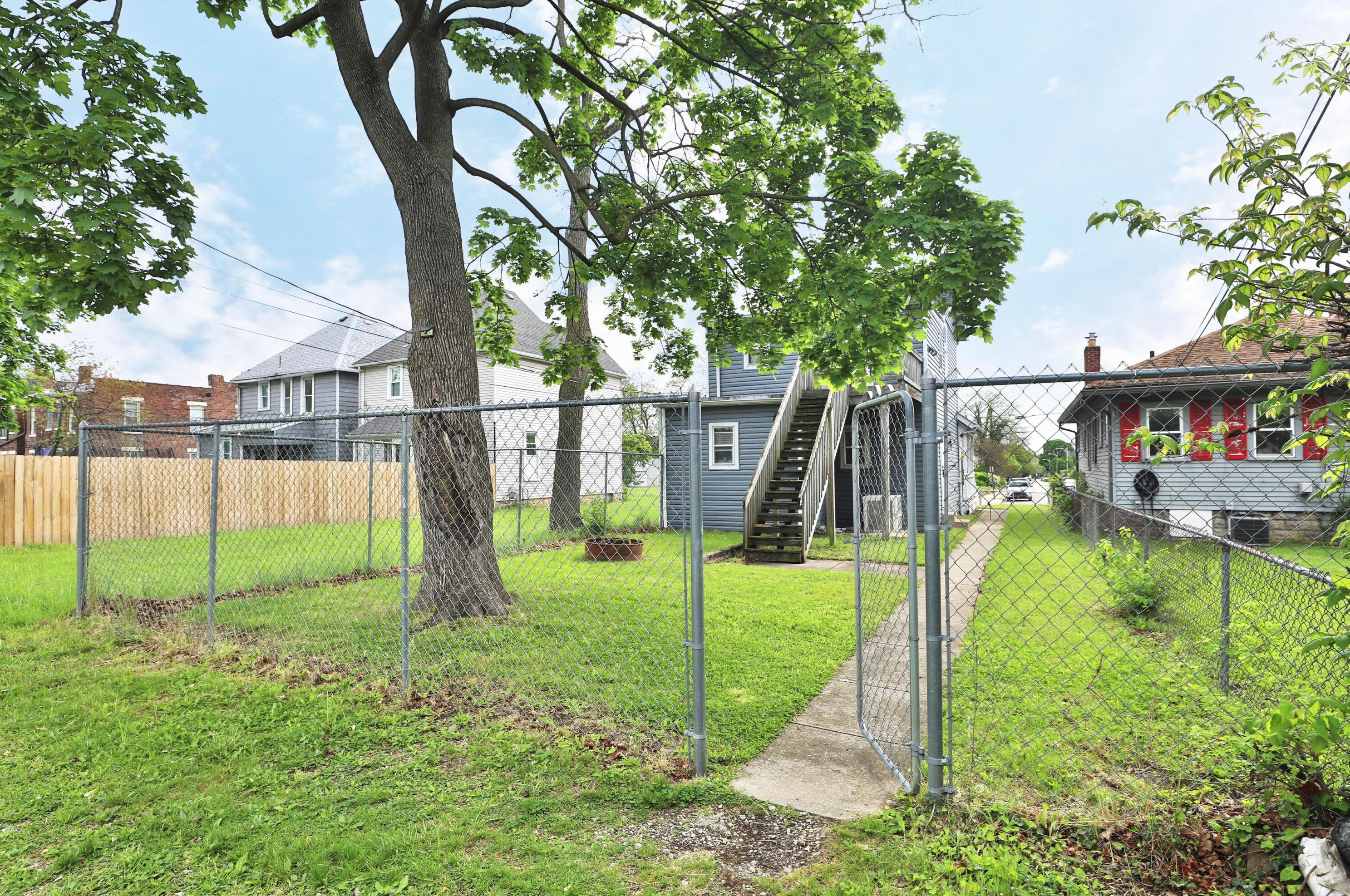 215 Taylor Ave, Columbus OH 43203-1226 exterior