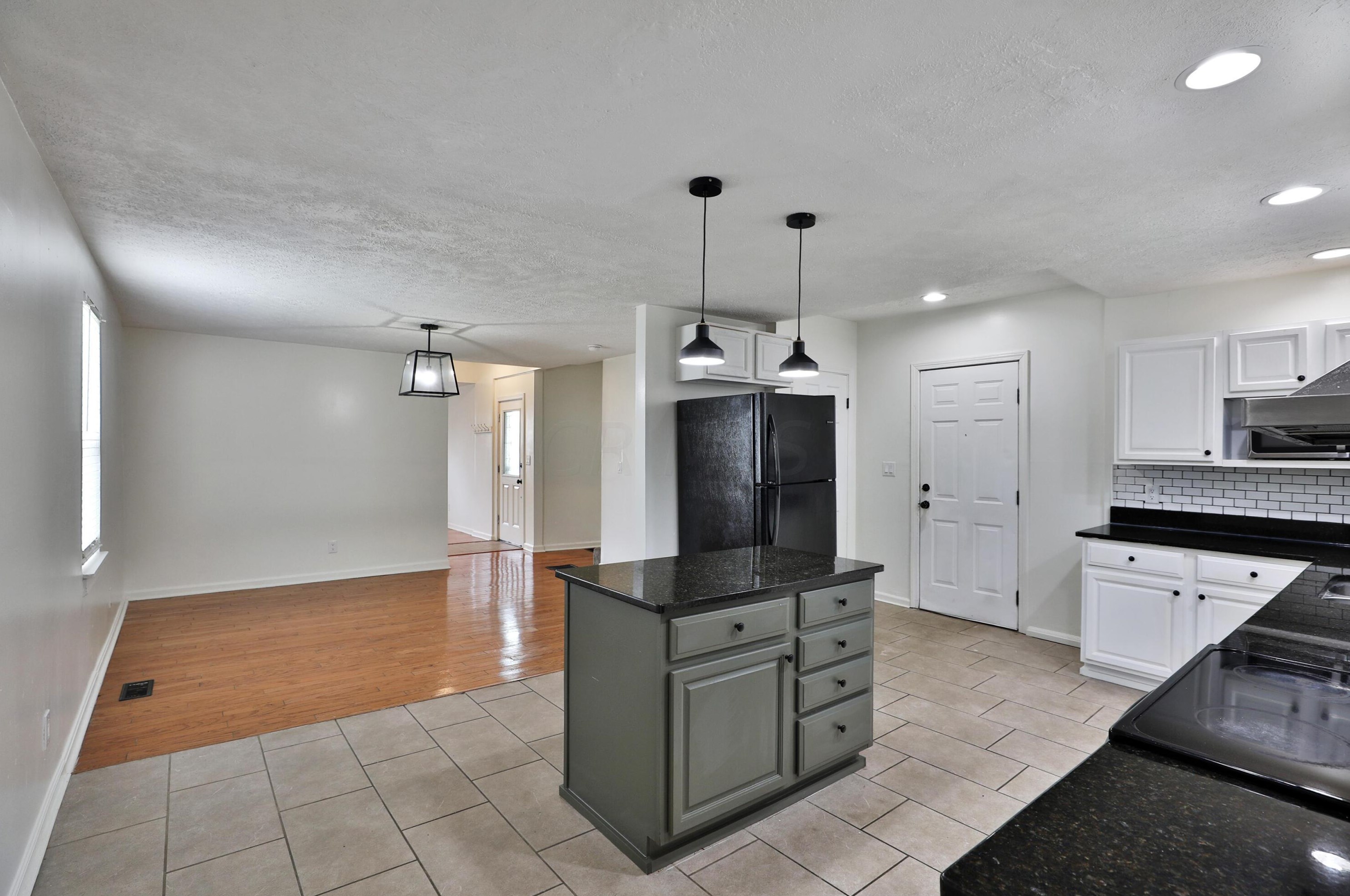 215 Taylor Ave, Columbus OH 43203-1226 exterior