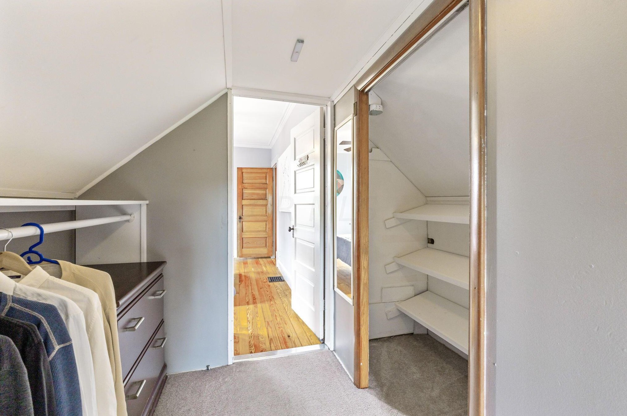 894 Bruck St, Columbus OH  43206-2312 exterior