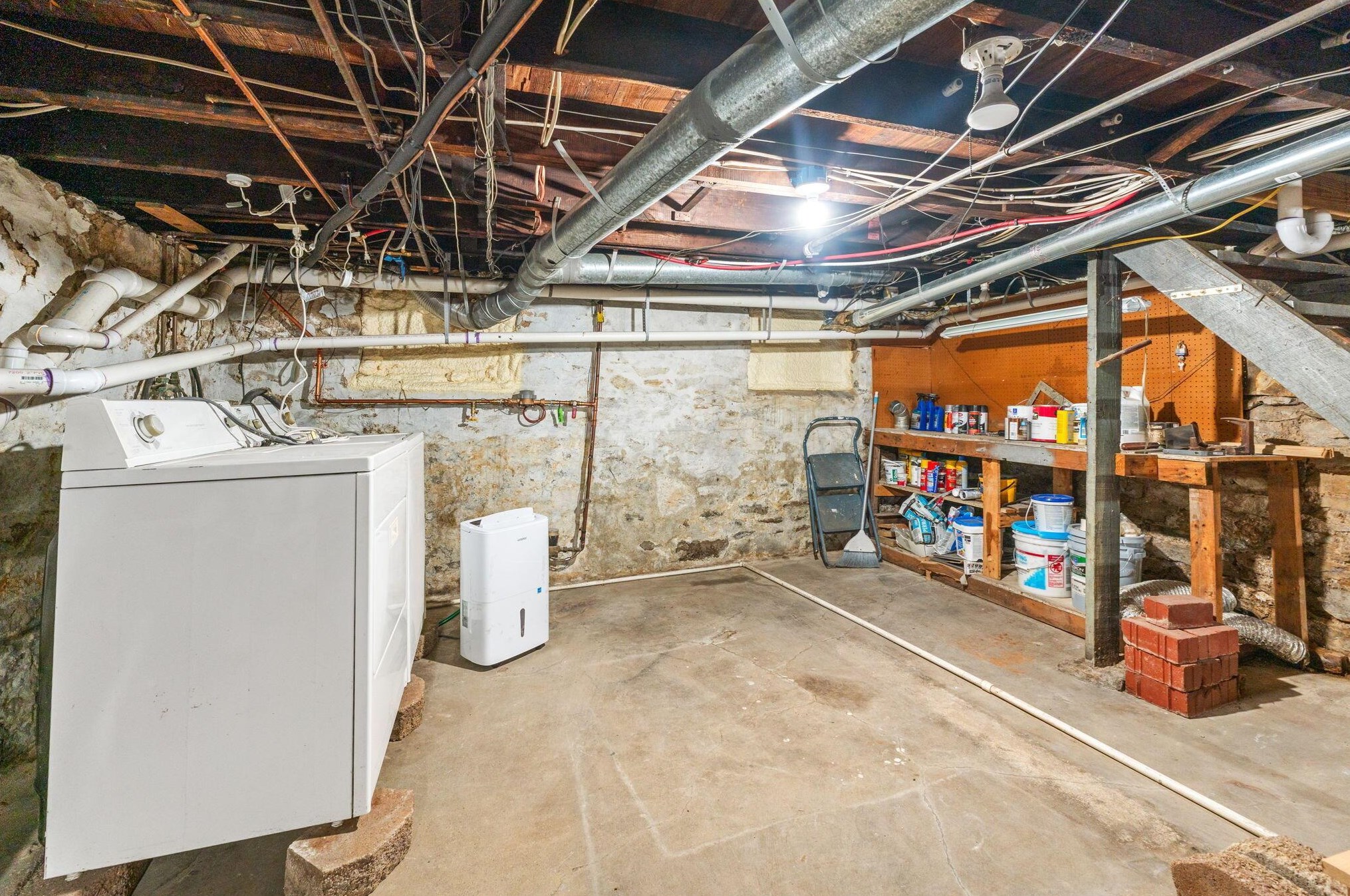 894 Bruck St, Columbus OH  43206-2312 exterior