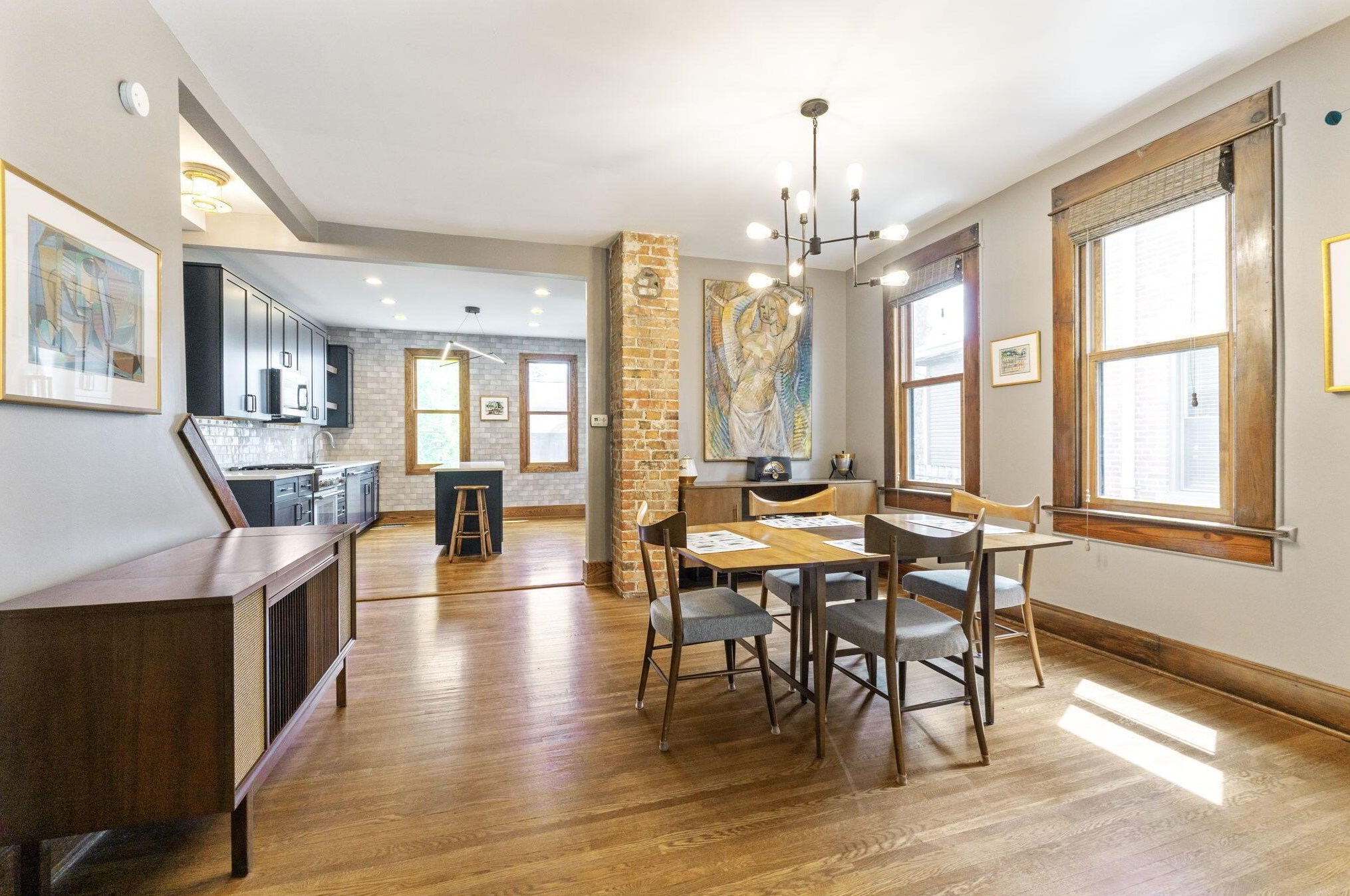 894 Bruck St, Columbus OH  43206-2312 exterior