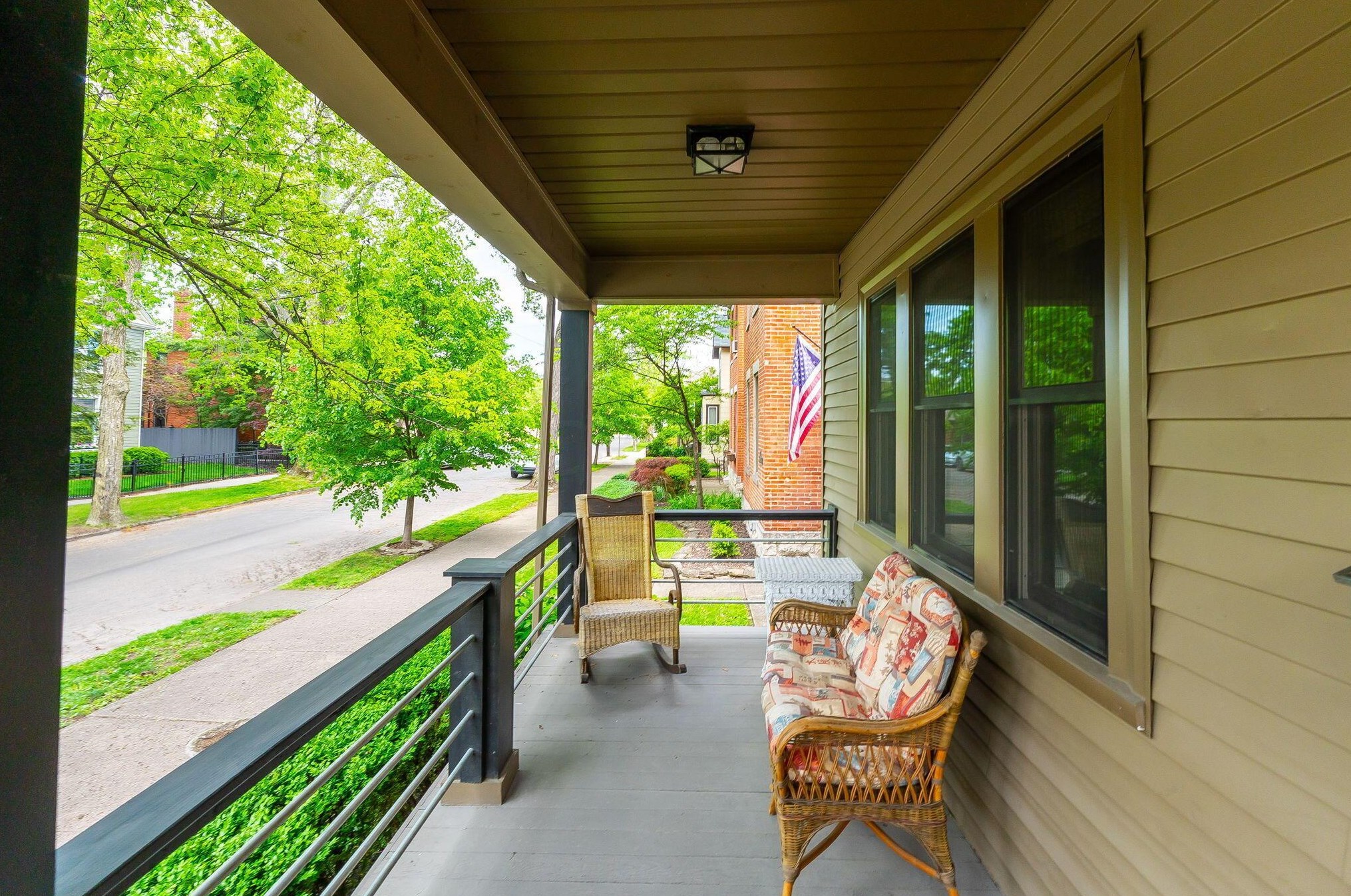 894 Bruck St, Columbus OH  43206-2312 exterior