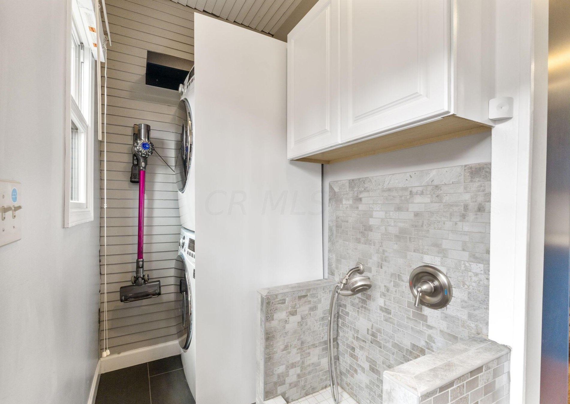 894 Bruck St, Columbus OH  43206-2312 exterior