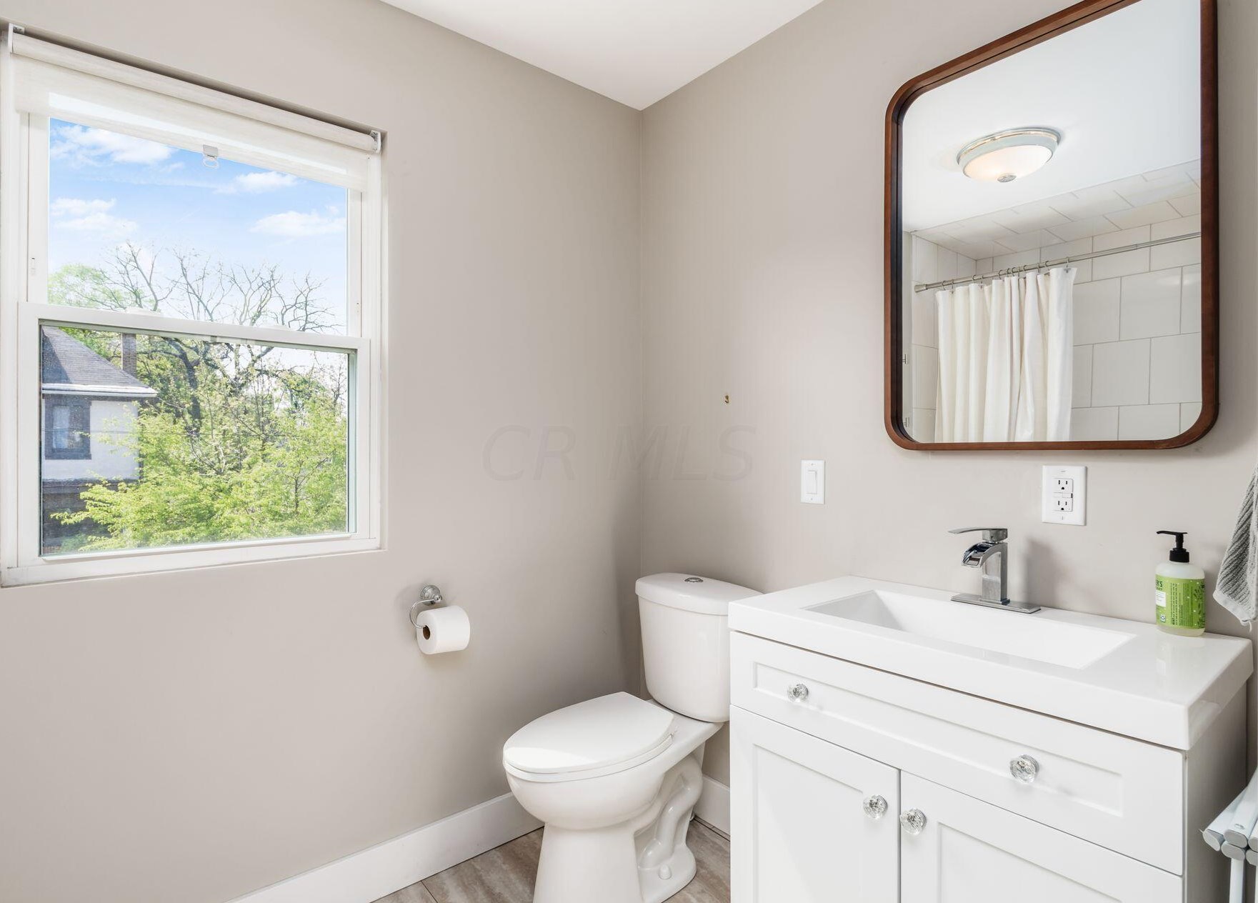 884 Ellsworth Ave, Columbus OH  43206-1708 exterior