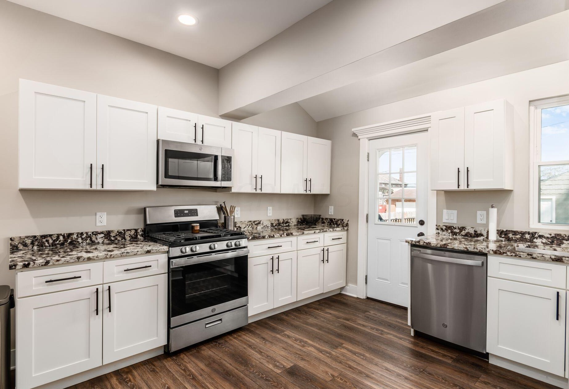 884 Ellsworth Ave, Columbus OH  43206-1708 exterior