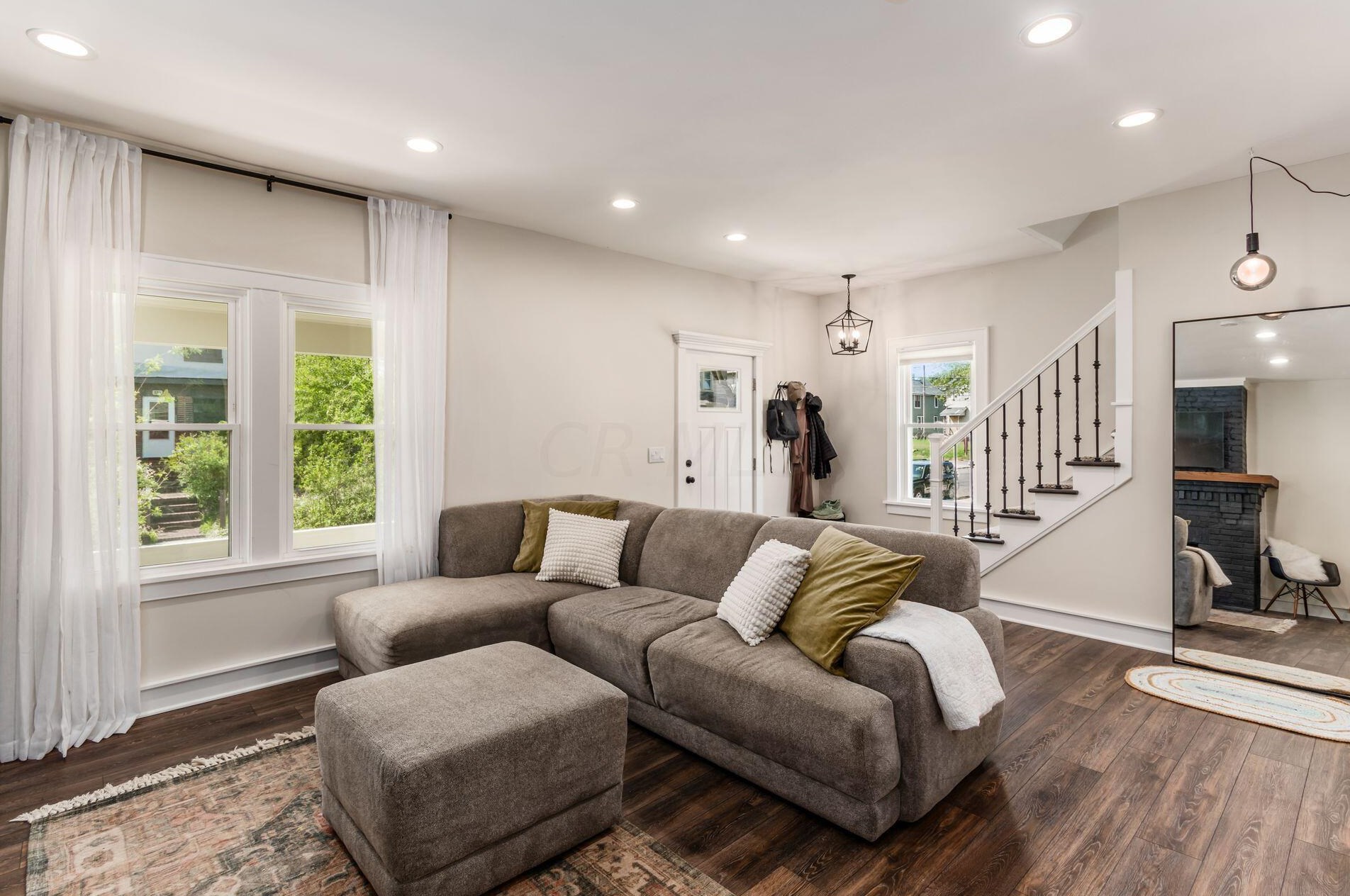 884 Ellsworth Ave, Columbus OH  43206-1708 exterior