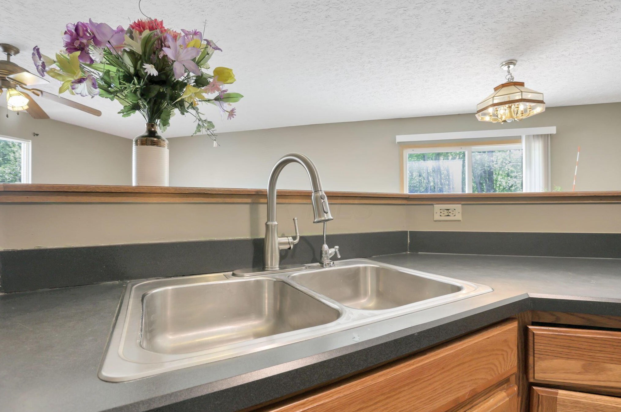 2737 Northwold Rd, Columbus OH 43231-5990 exterior