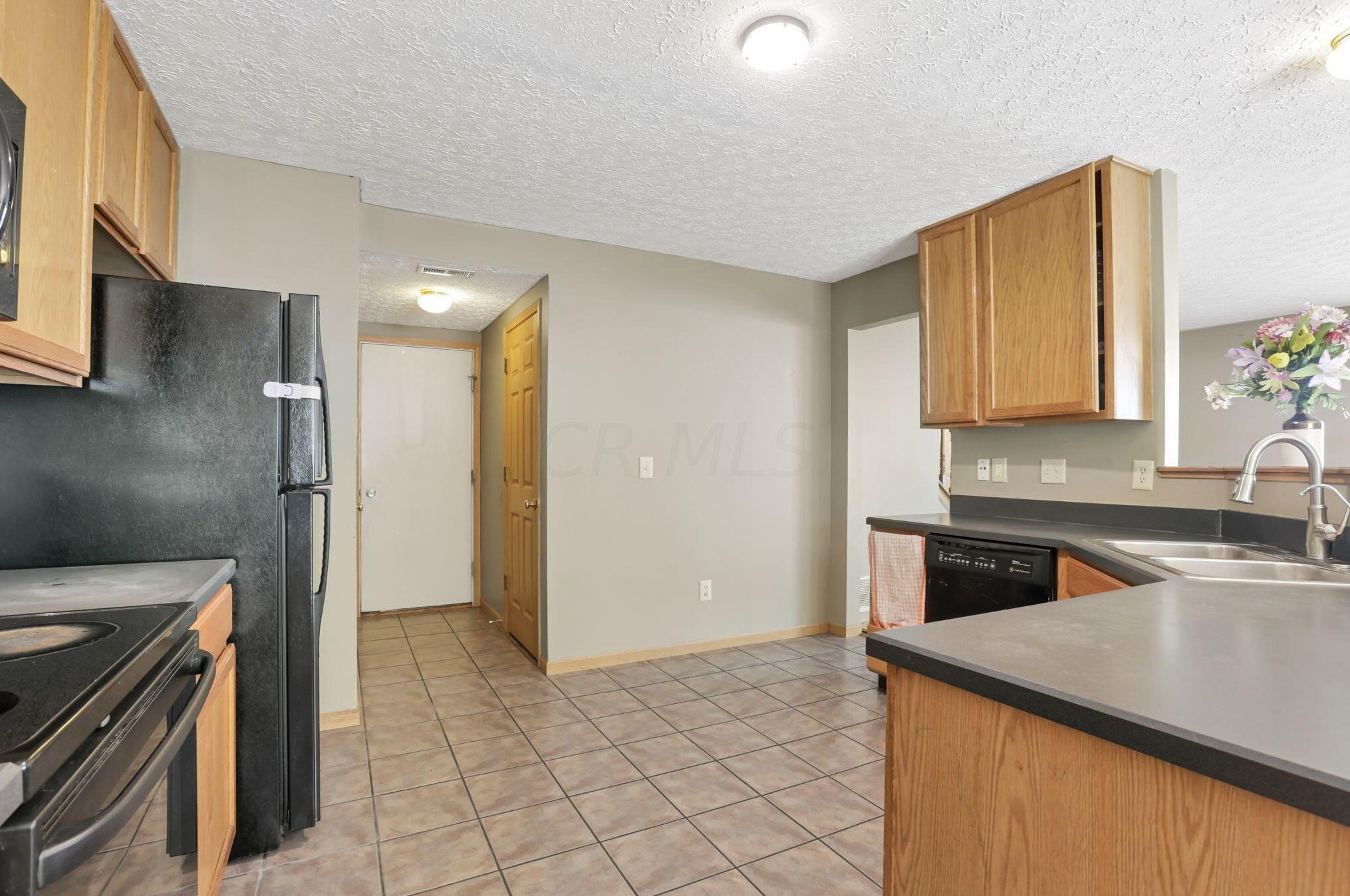 2737 Northwold Rd, Columbus OH 43231-5990 exterior