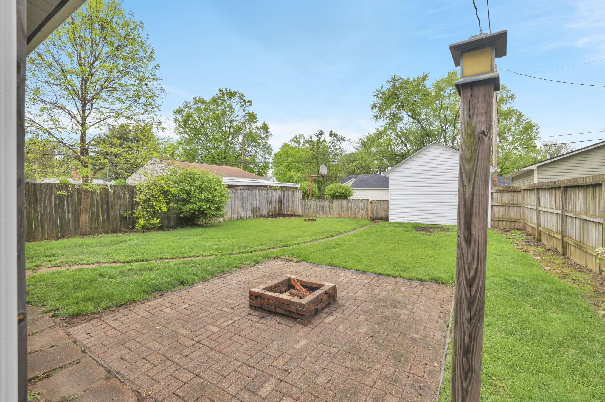 612 Oakwood Ave, Lancaster OH  43130-3216 exterior