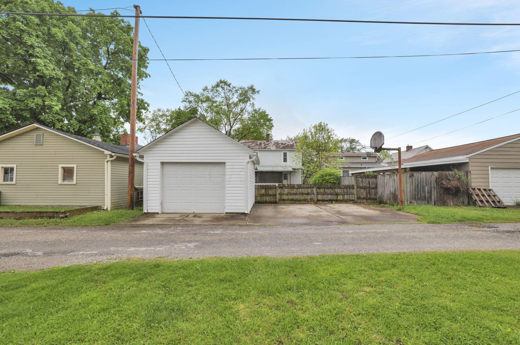 612 Oakwood Ave, Lancaster OH  43130-3216 exterior