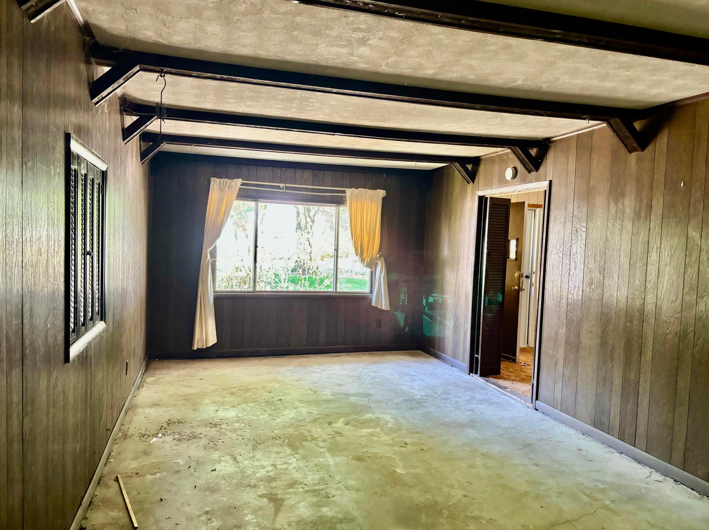 450 Maple Dr, Columbus OH 43228-1113 exterior