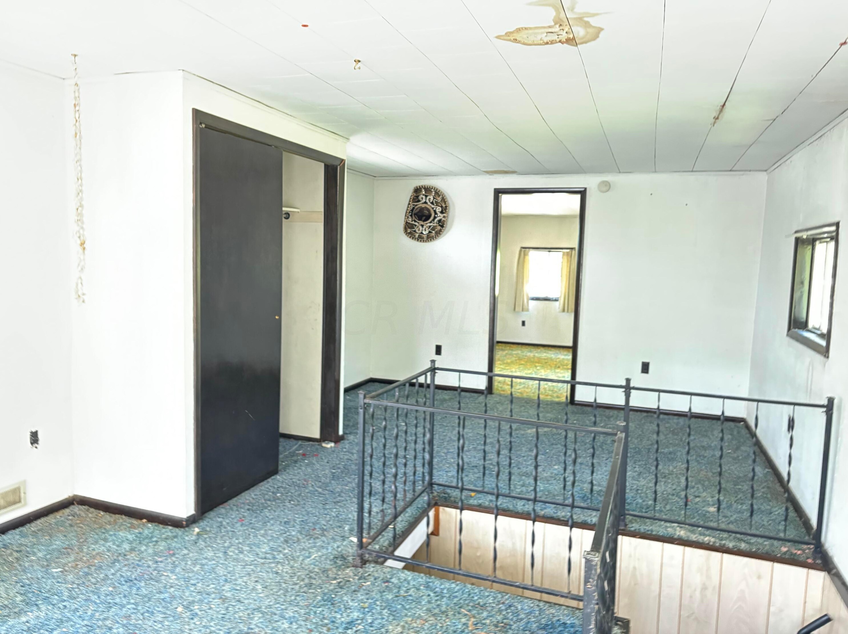 450 Maple Dr, Columbus OH 43228-1113 exterior