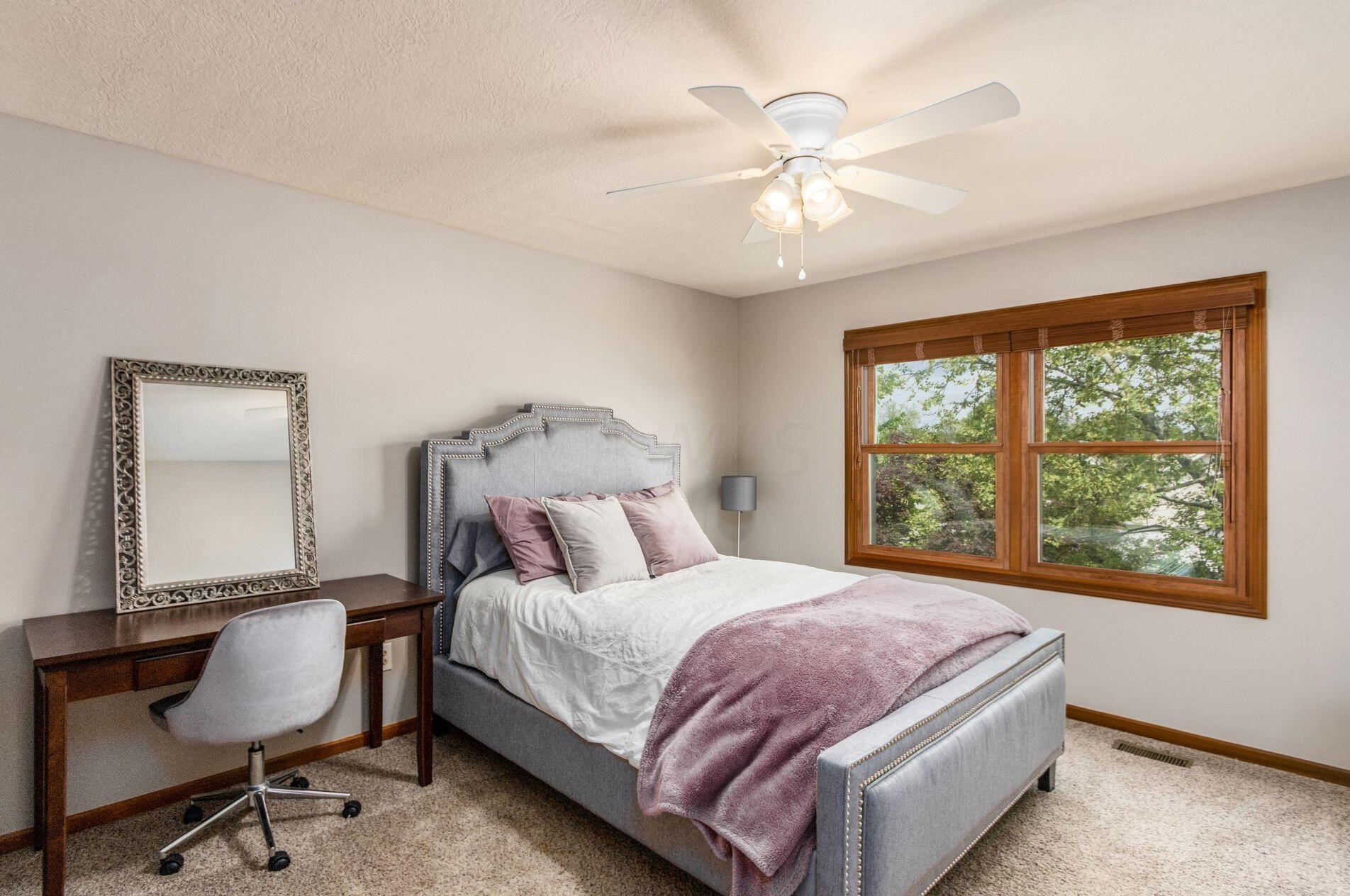 5220 Somerset Ave, Westerville OH  43082-8475 exterior