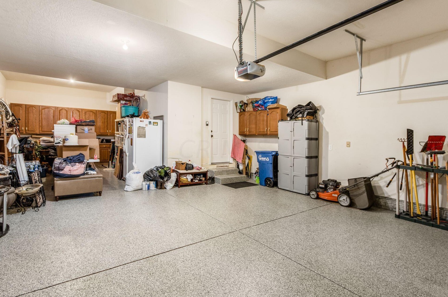 5220 Somerset Ave, Westerville OH  43082-8475 exterior