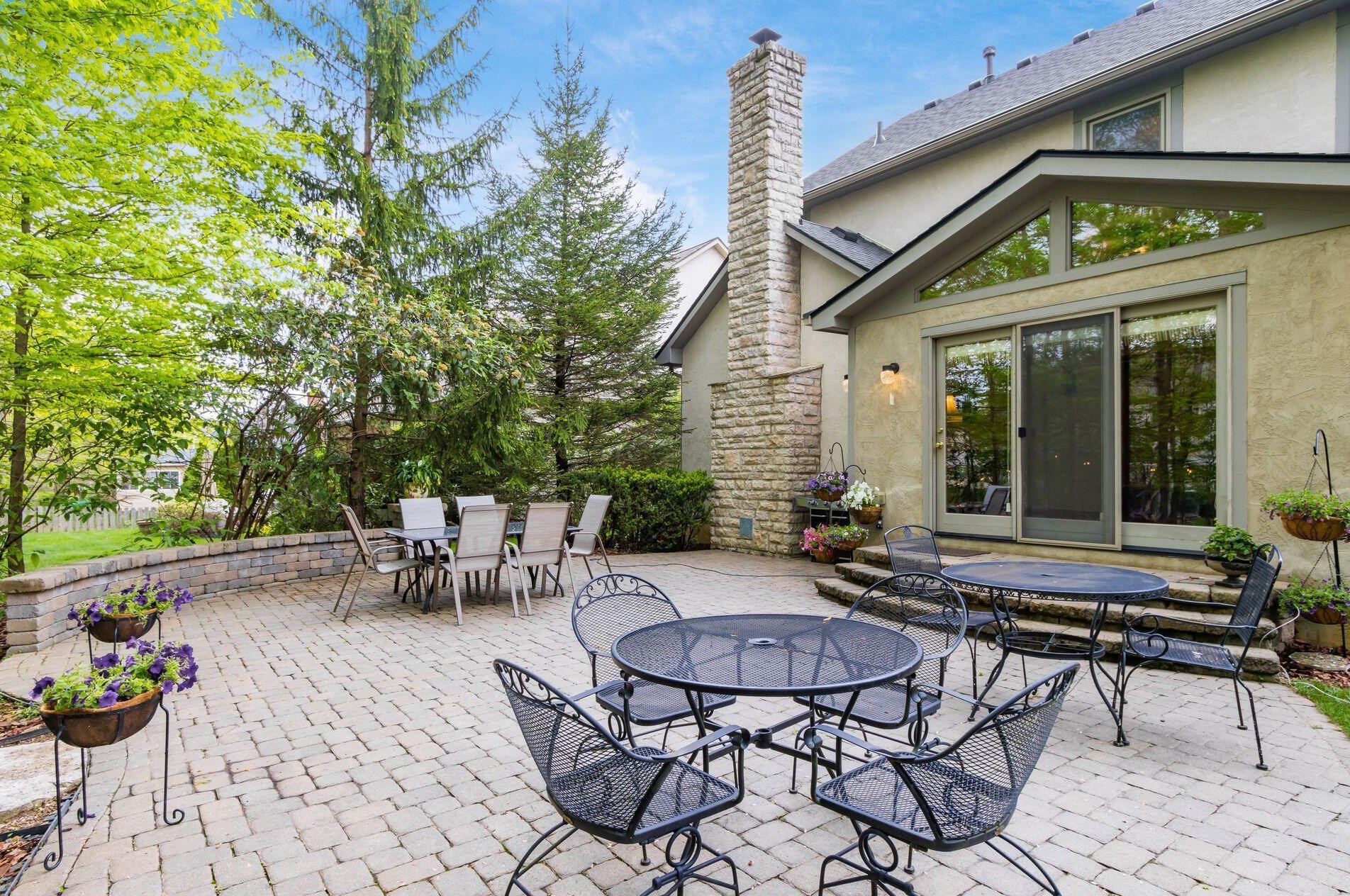 5220 Somerset Ave, Westerville OH  43082-8475 exterior