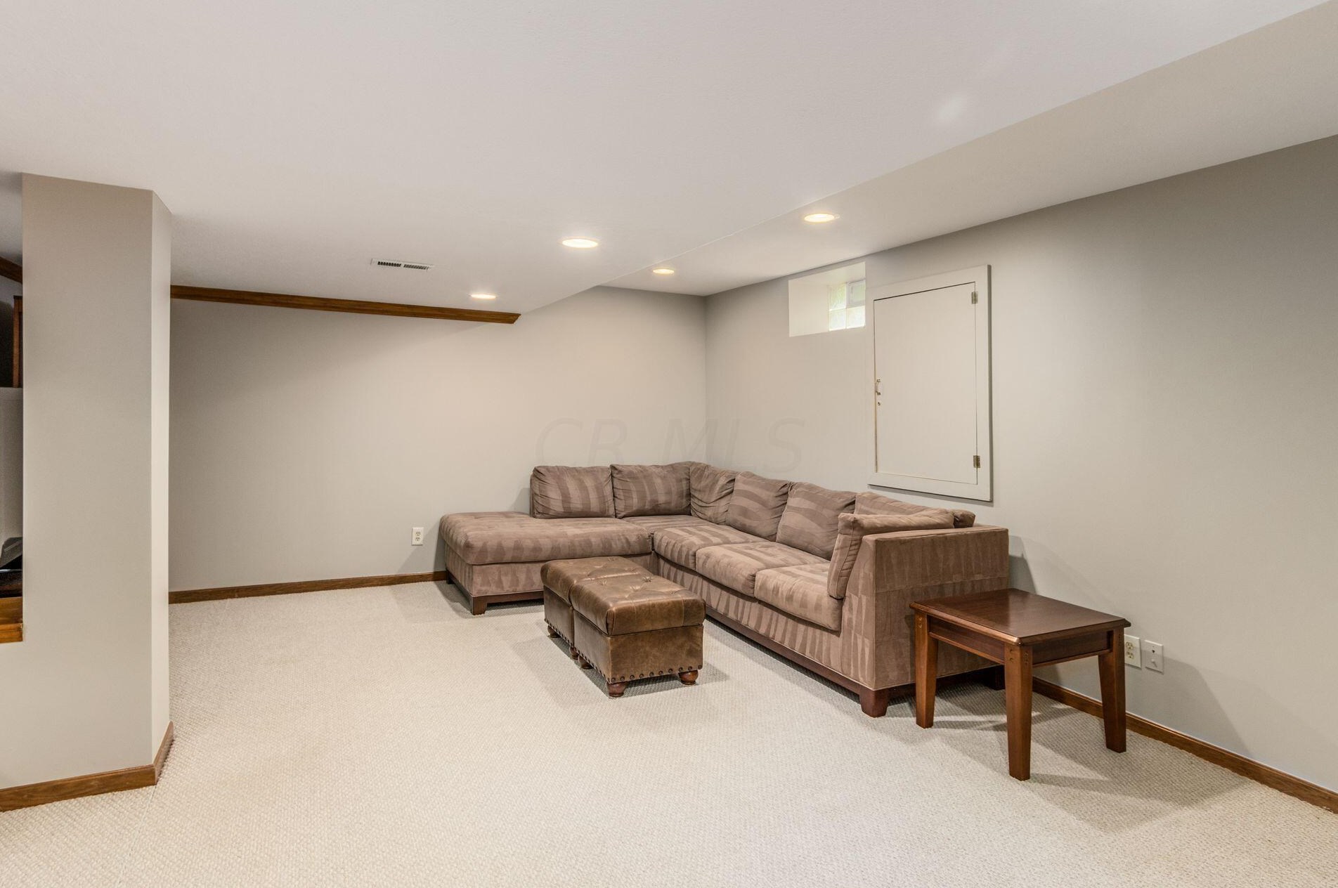 5220 Somerset Ave, Westerville OH  43082-8475 exterior