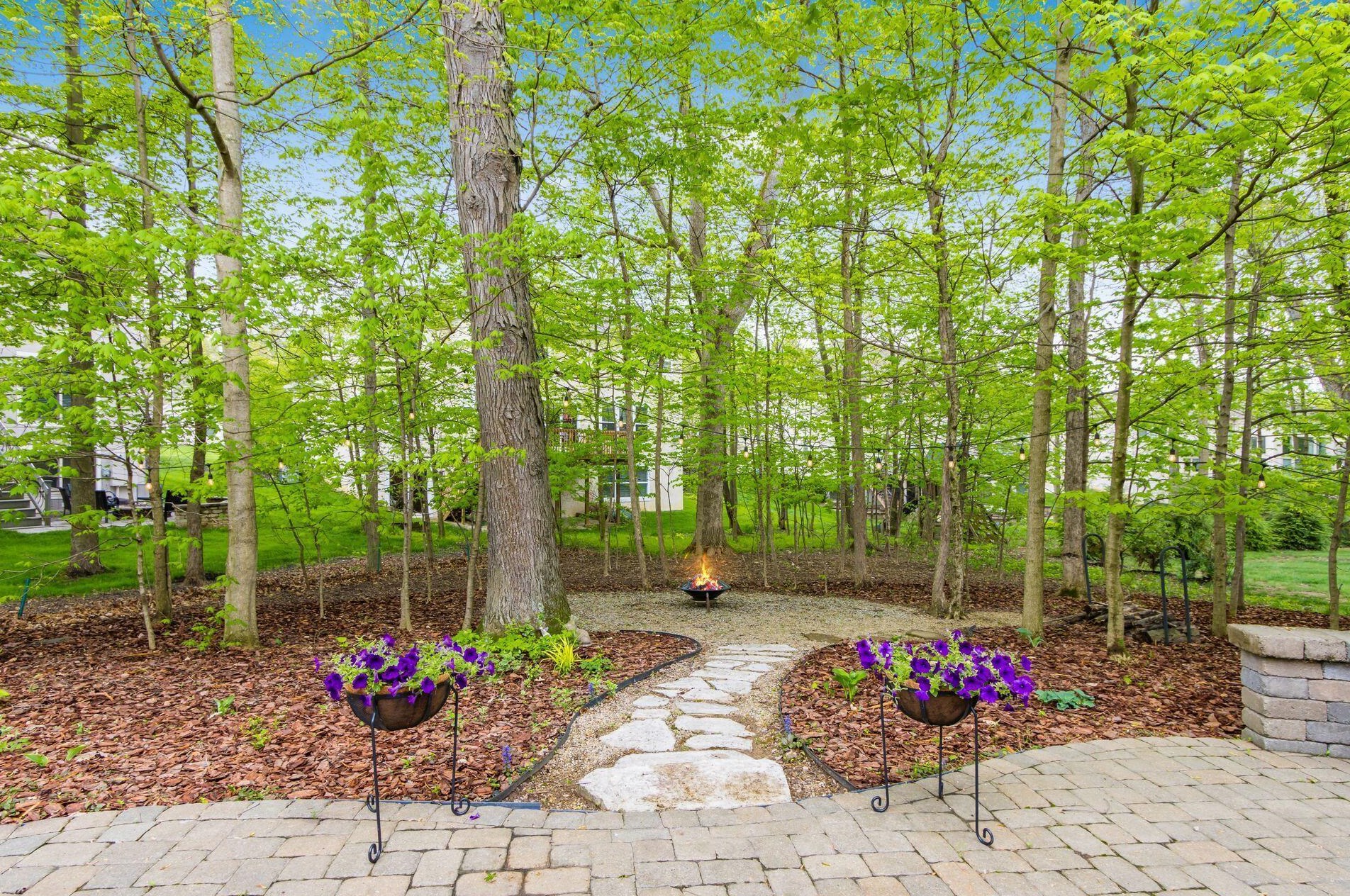 5220 Somerset Ave, Westerville OH  43082-8475 exterior