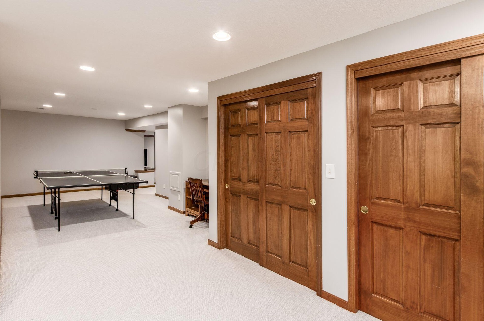 5220 Somerset Ave, Westerville OH  43082-8475 exterior