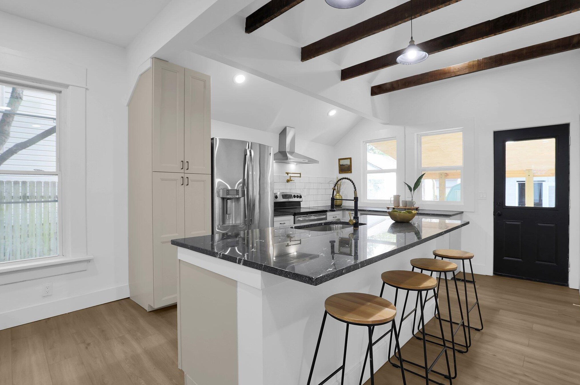 385 Mithoff St, Columbus OH 43206-3530 exterior