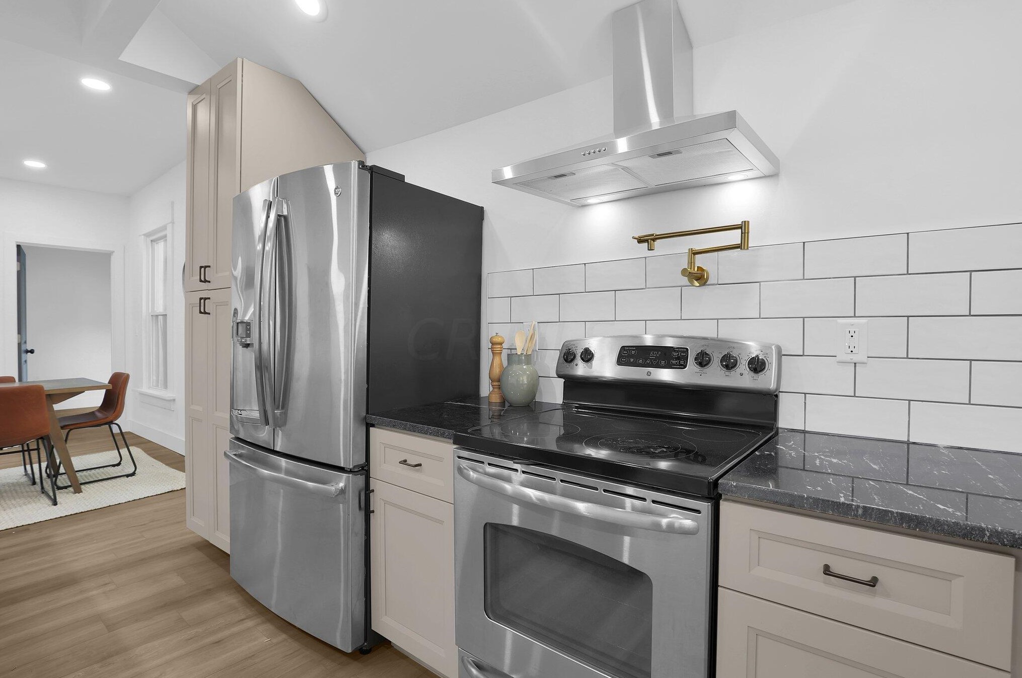 385 Mithoff St, Columbus OH 43206-3530 exterior