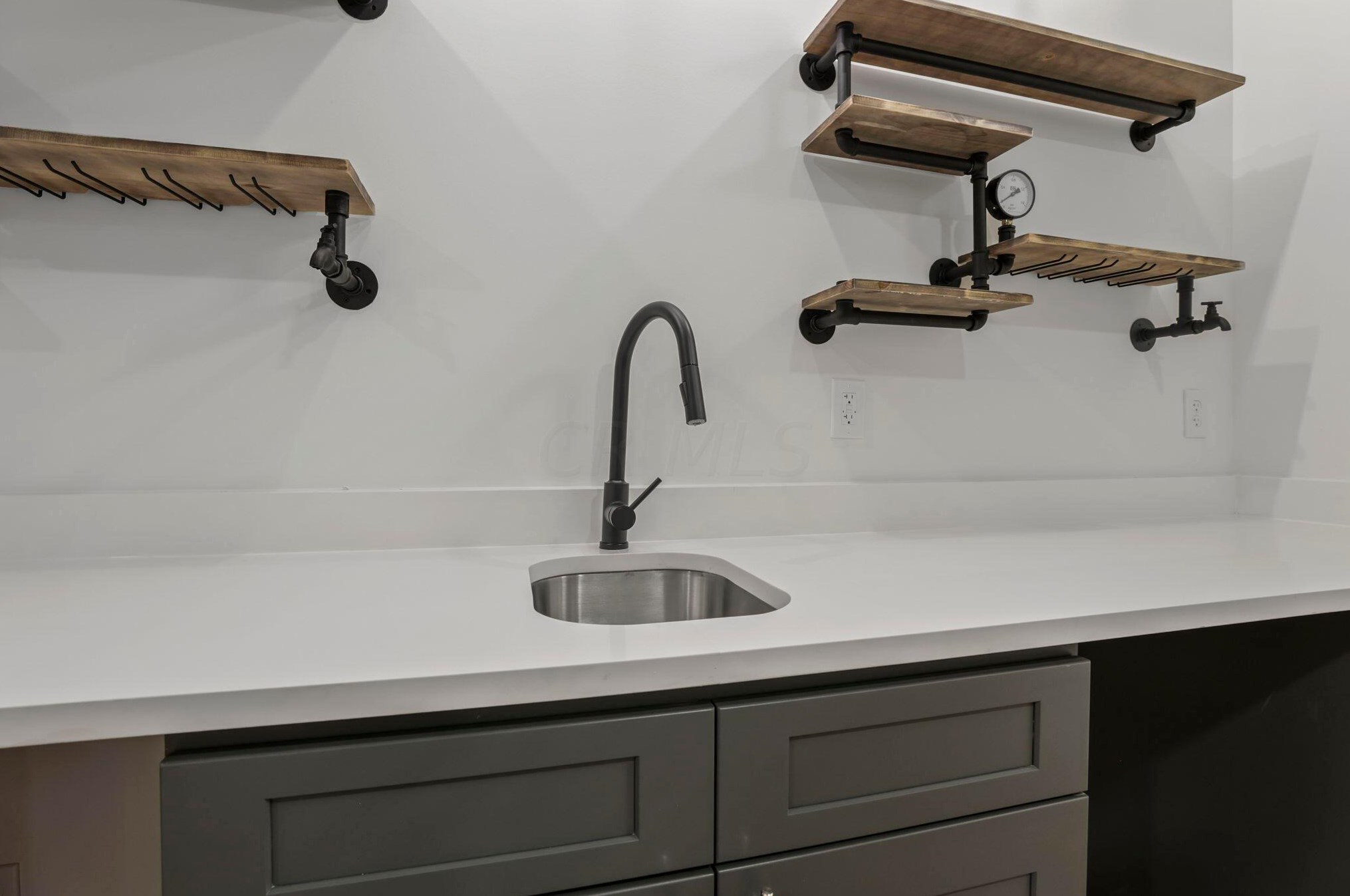 646 Stewart Ave, Columbus OH  43206-2974 exterior