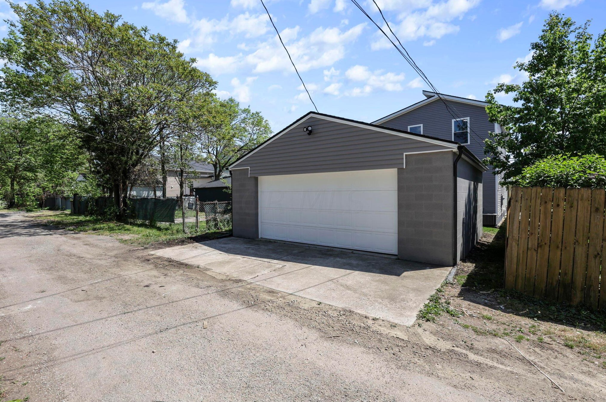 646 Stewart Ave, Columbus OH  43206-2974 exterior