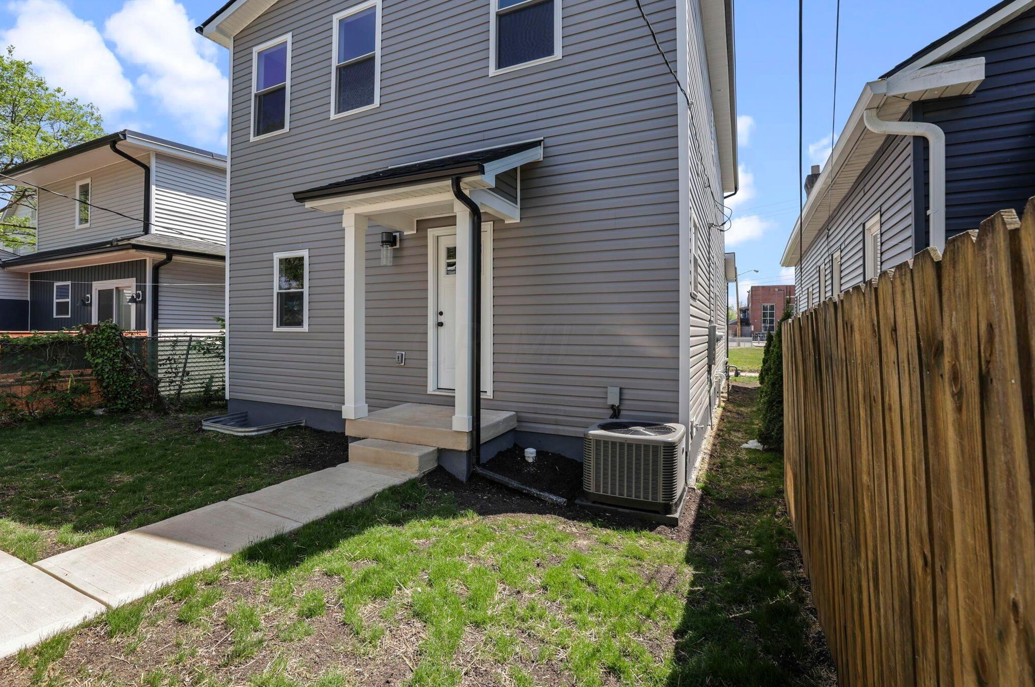 646 Stewart Ave, Columbus OH  43206-2974 exterior