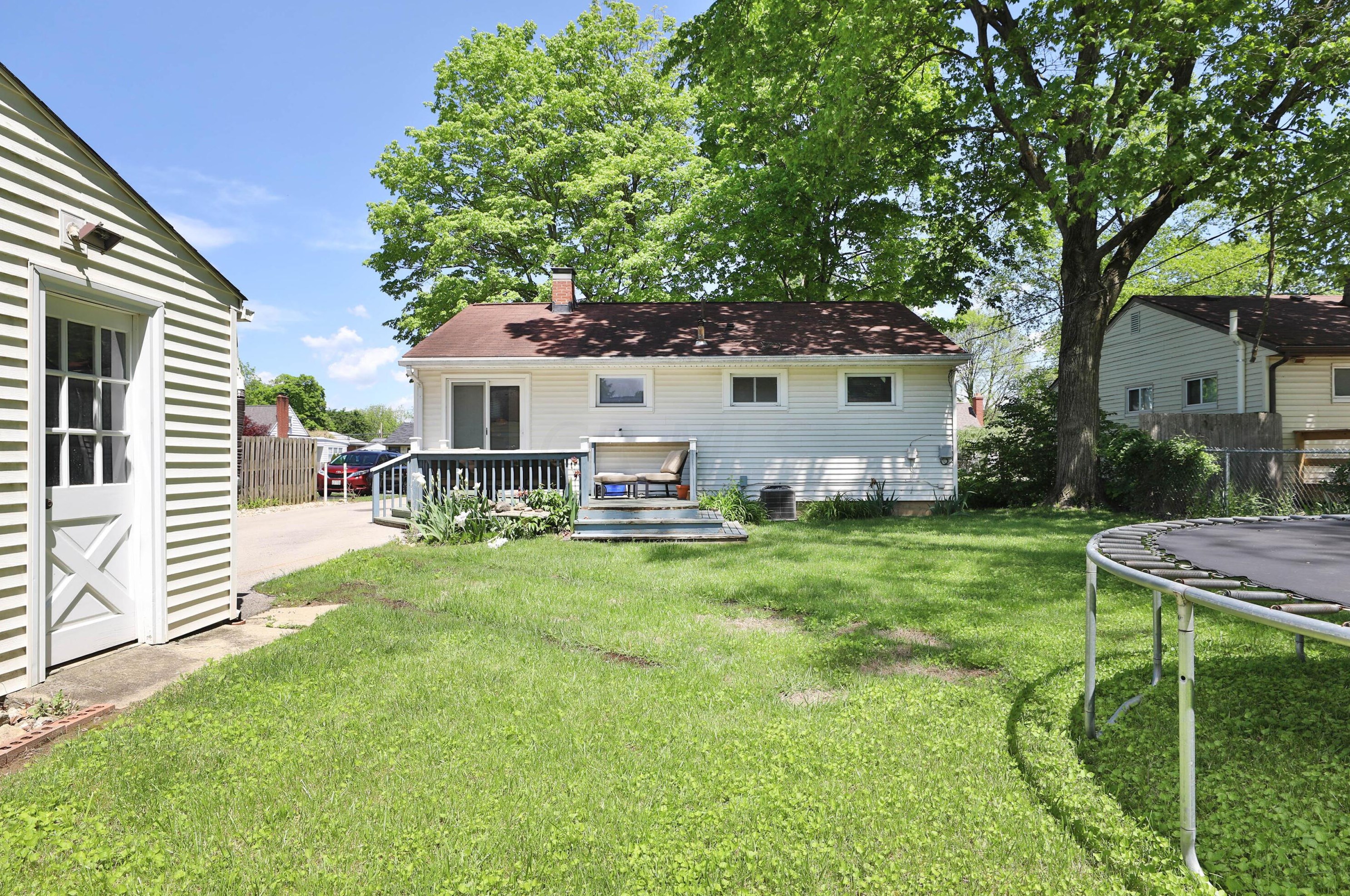 2211 Edgevale Rd, Columbus OH 43221-1109 exterior