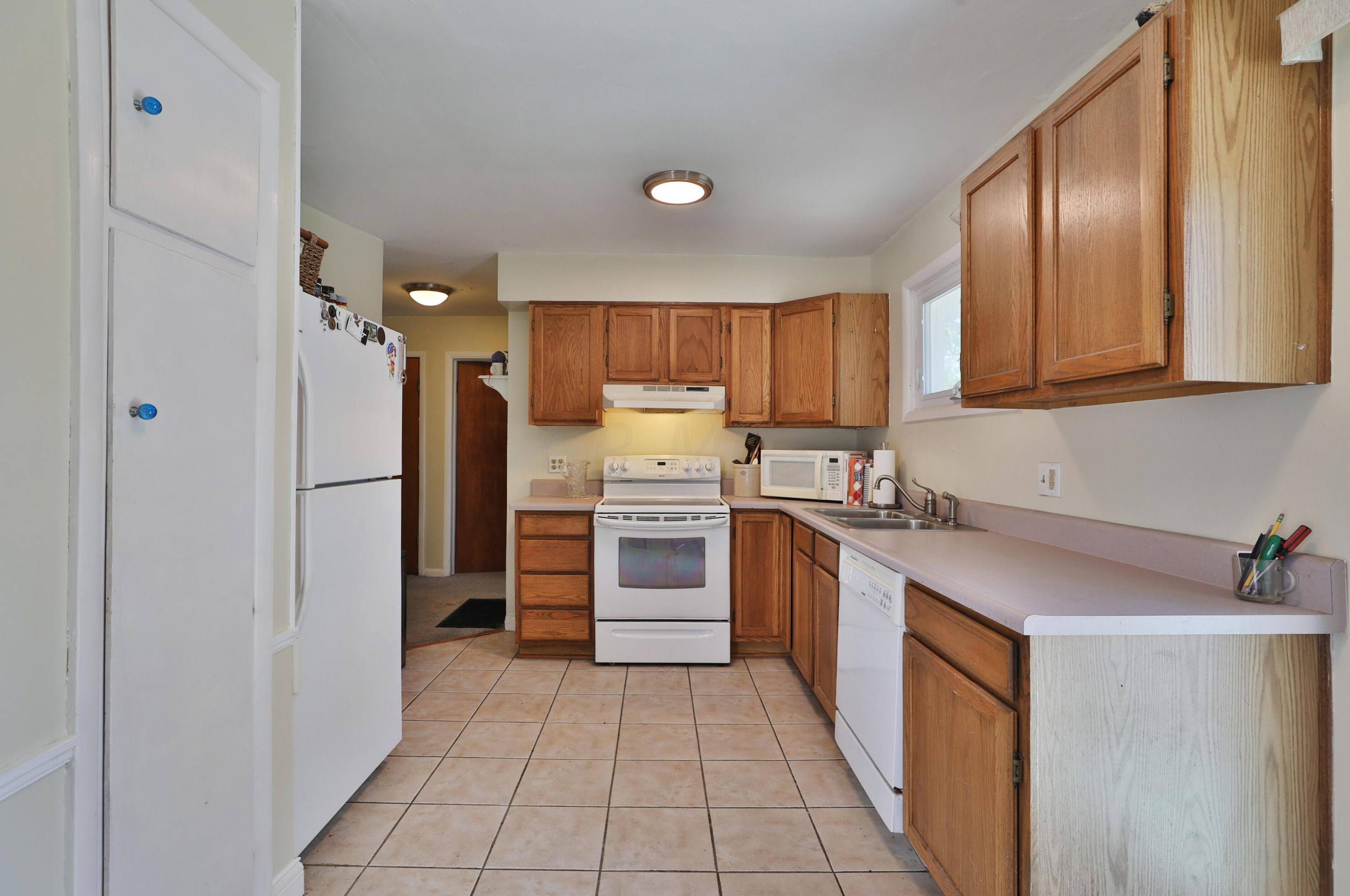 2211 Edgevale Rd, Columbus OH 43221-1109 exterior