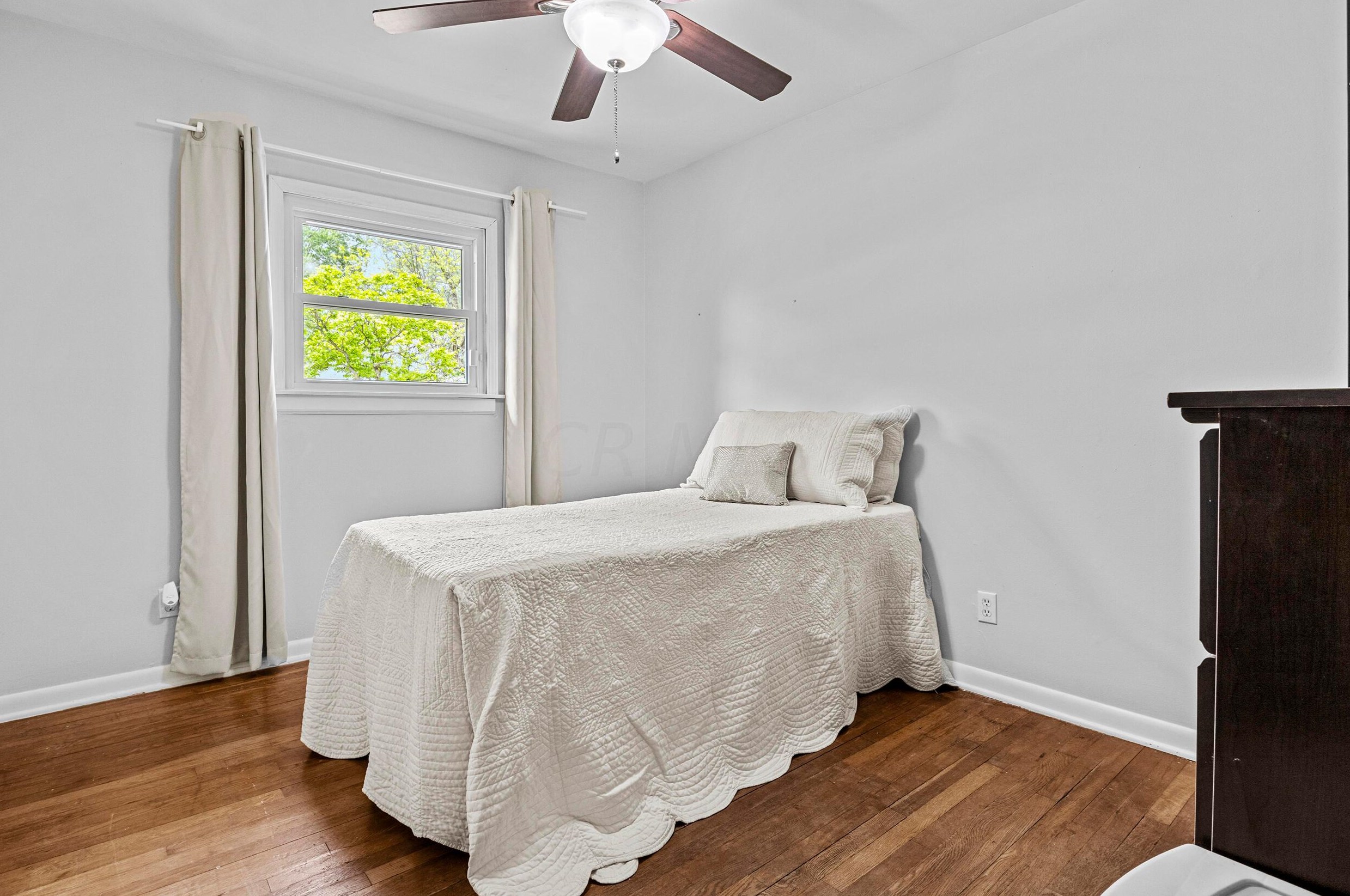 166 Buena Vis Ave, Columbus OH 43228-6122 exterior